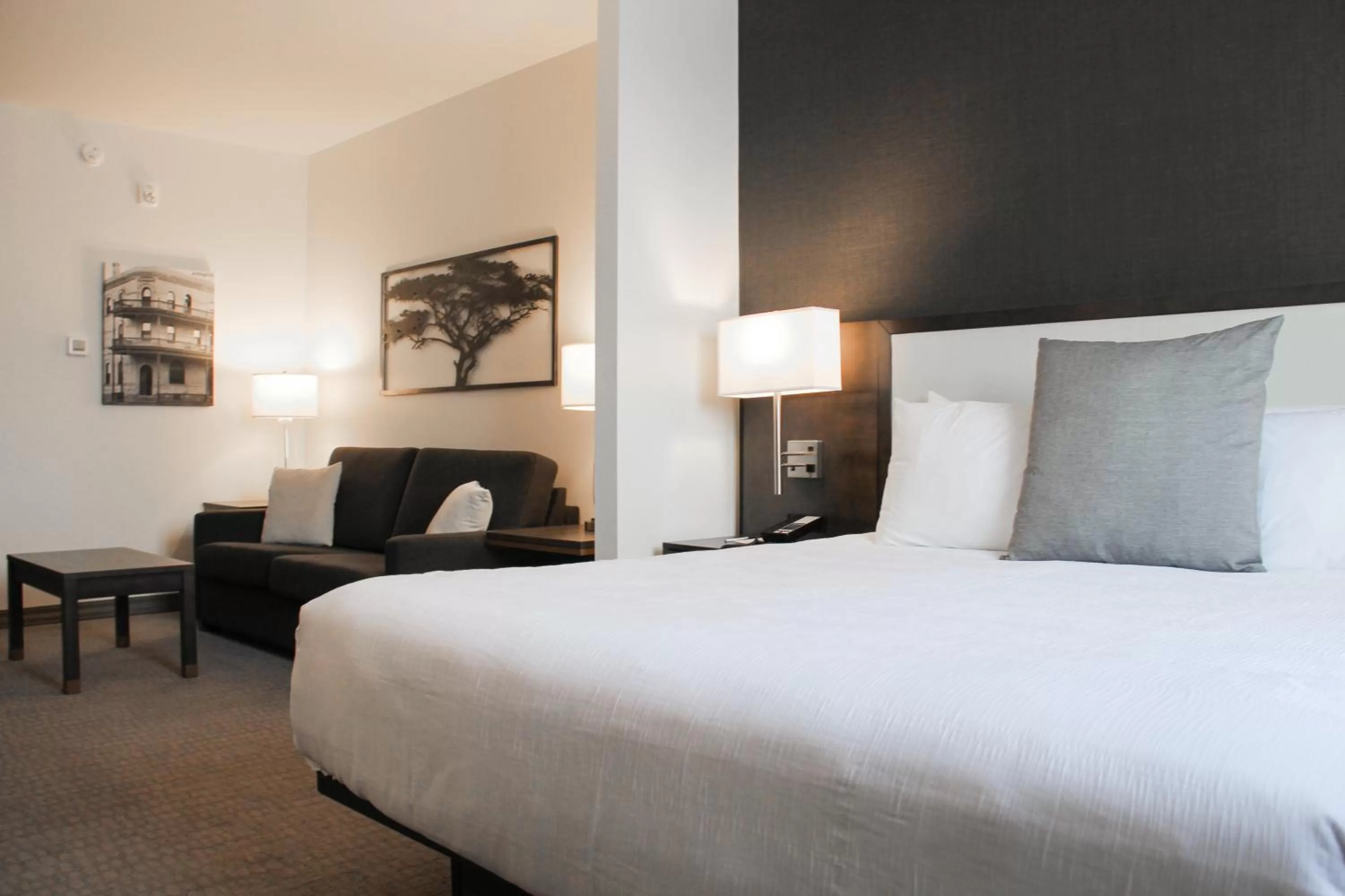 Bed in Best Western Plus Morden