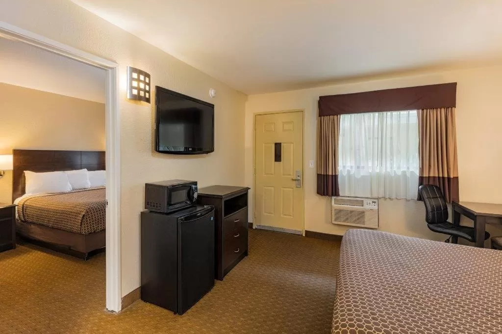 Photo of the whole room in Key Inn and Suites