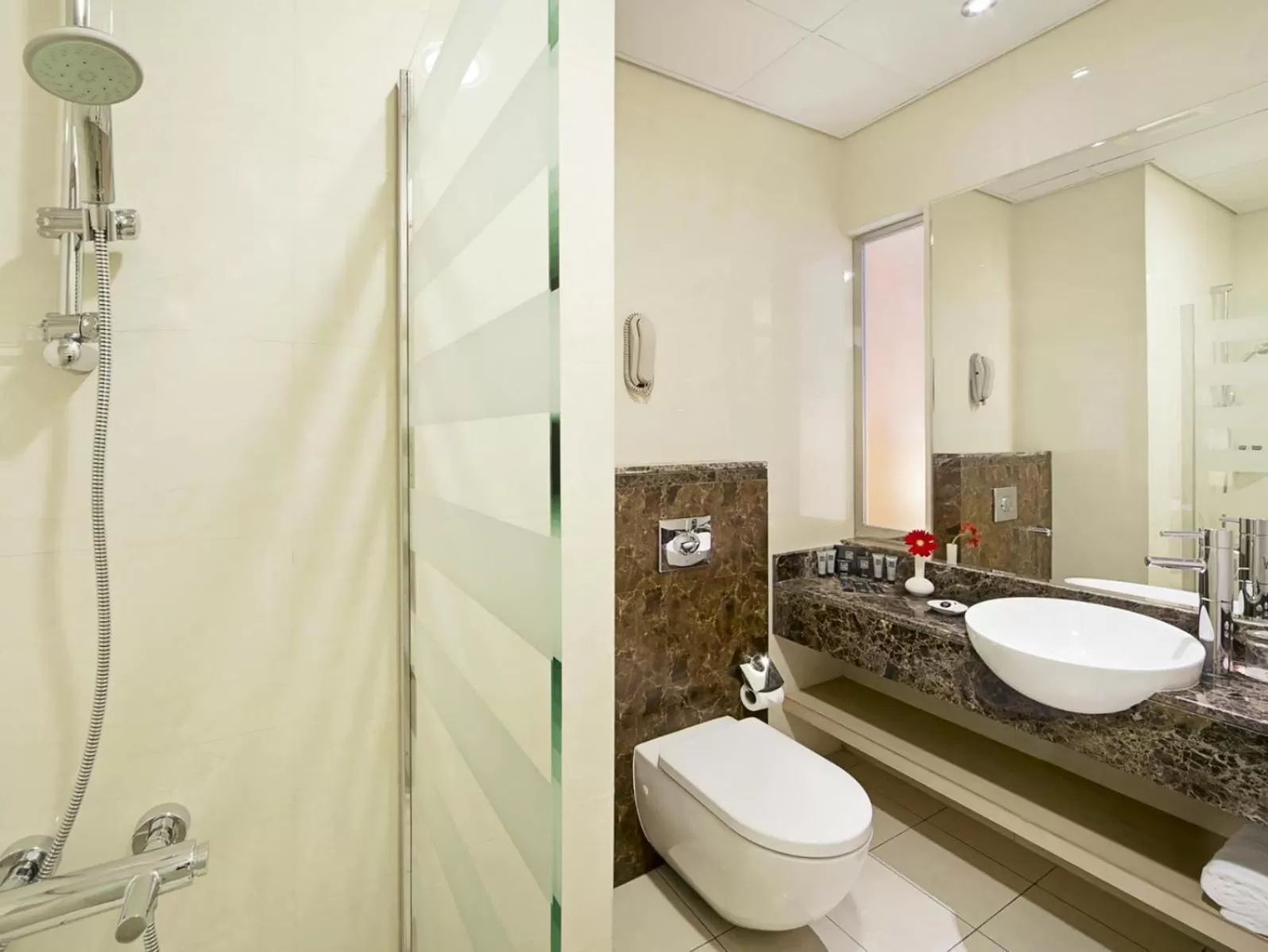 Bathroom in Al Khoory Executive Hotel, Al Wasl