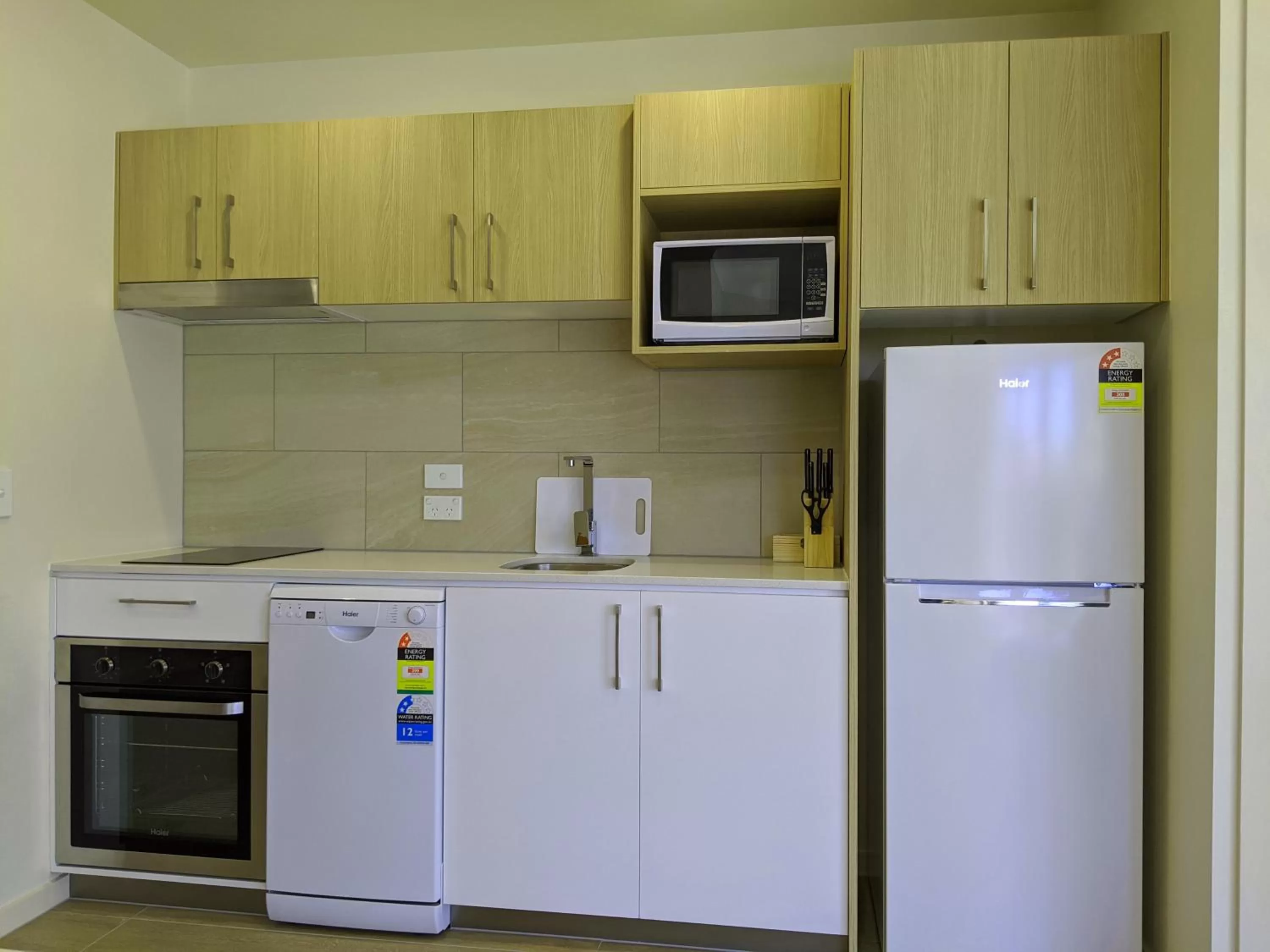 Kitchen or kitchenette in The Windsor, Hotel Rooms & Apartments