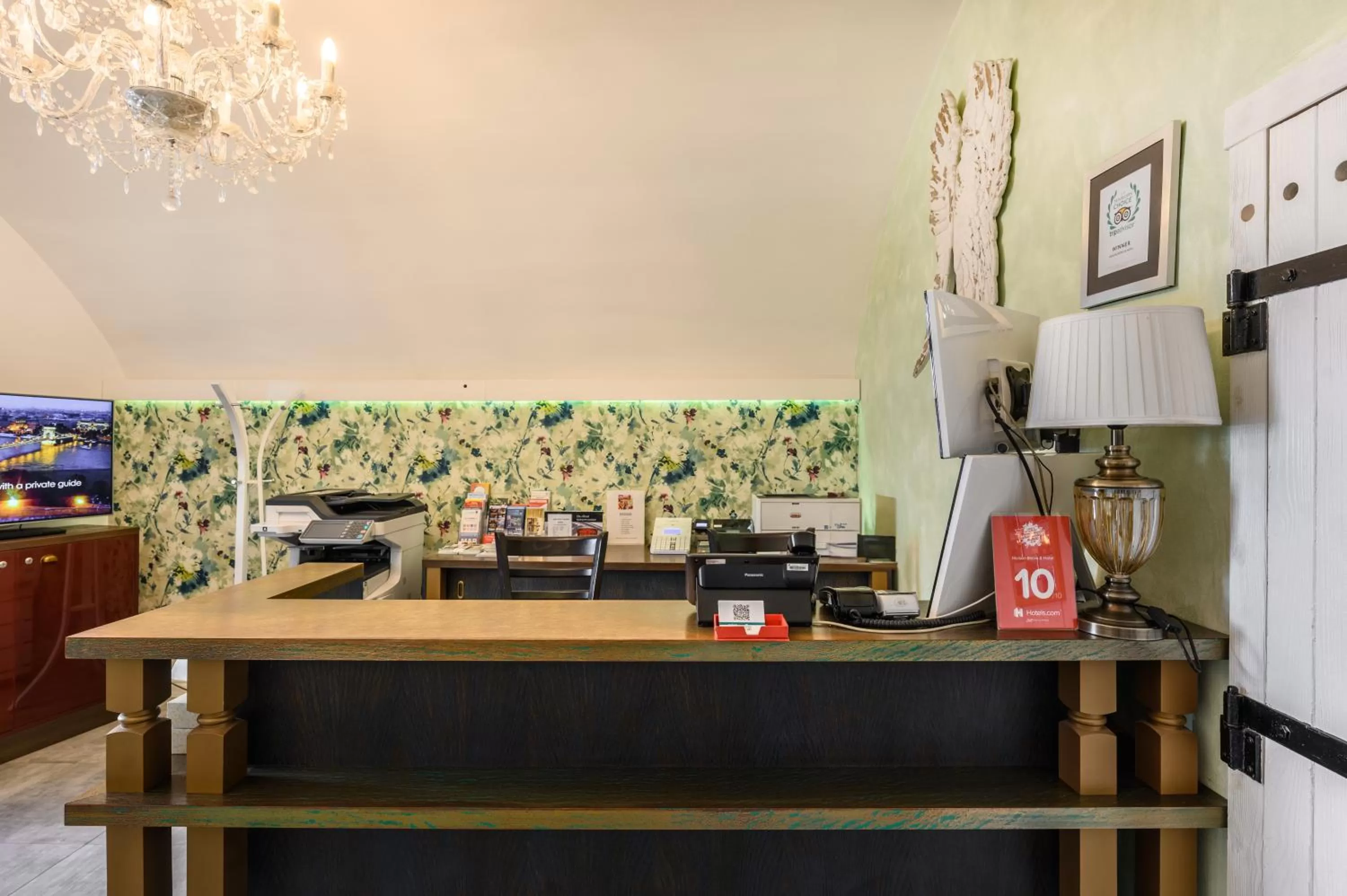 Property building in Maison Bistro & Hotel