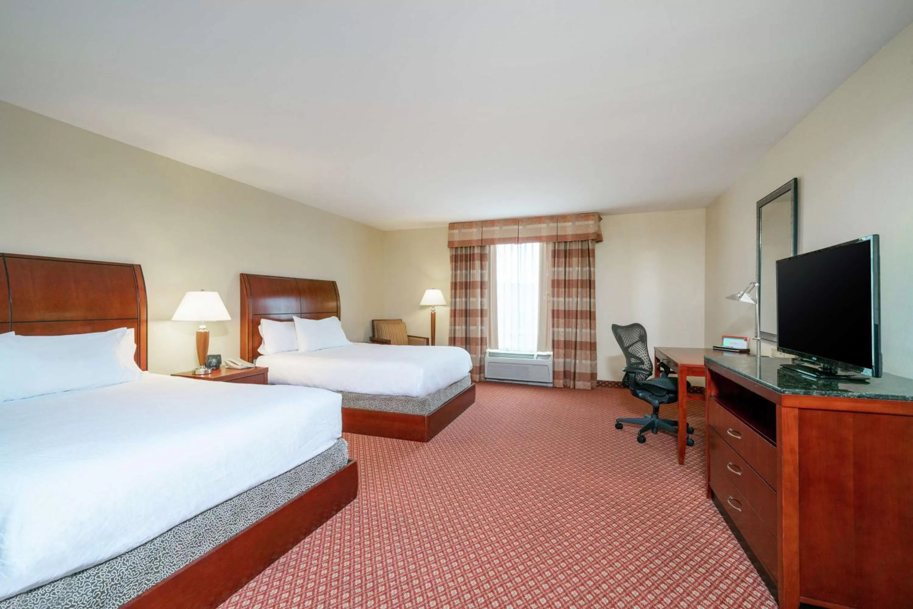 Bedroom, Bed in Hilton Garden Inn Morgantown