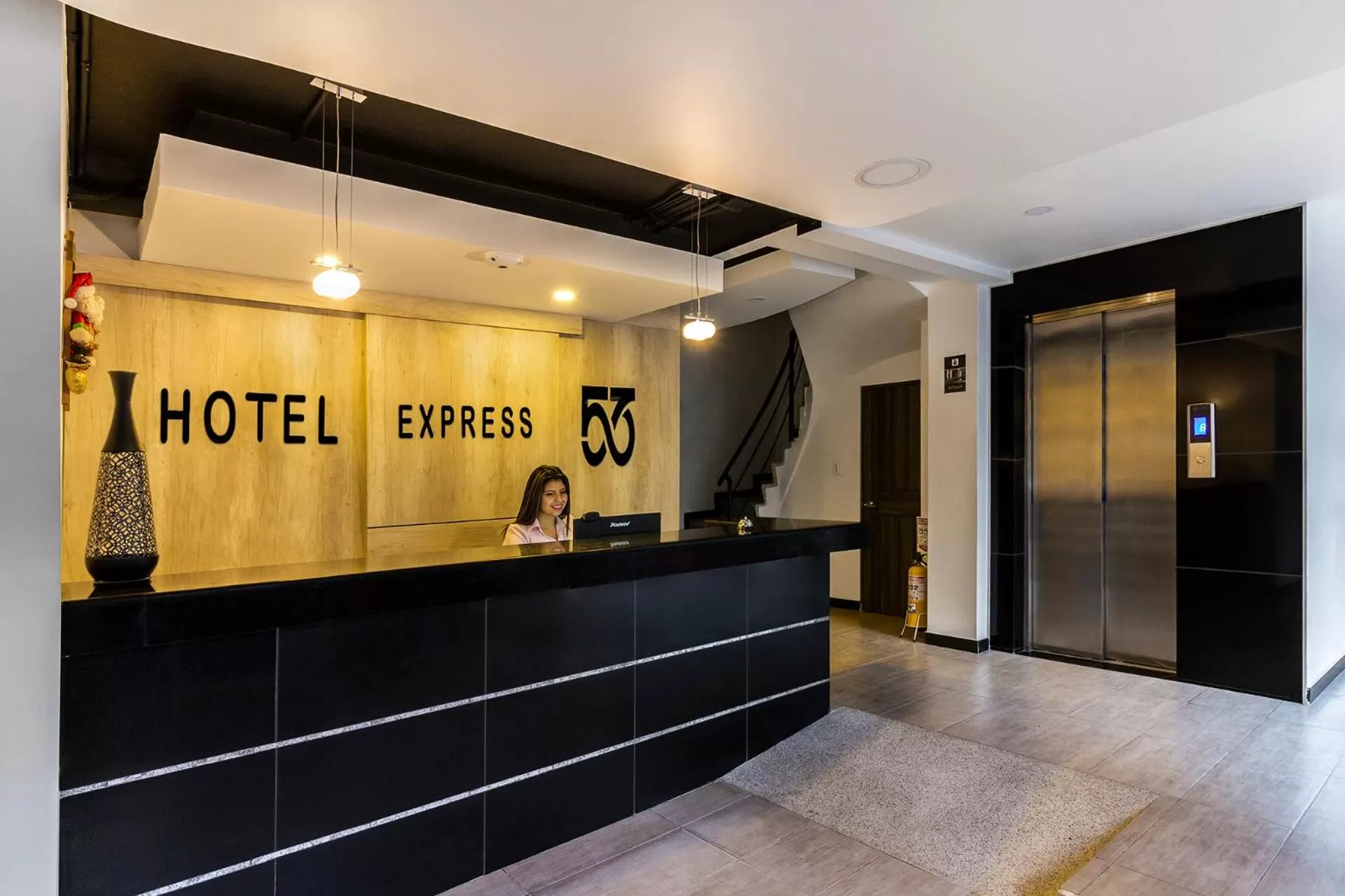 Lobby or reception in Hotel Express 53