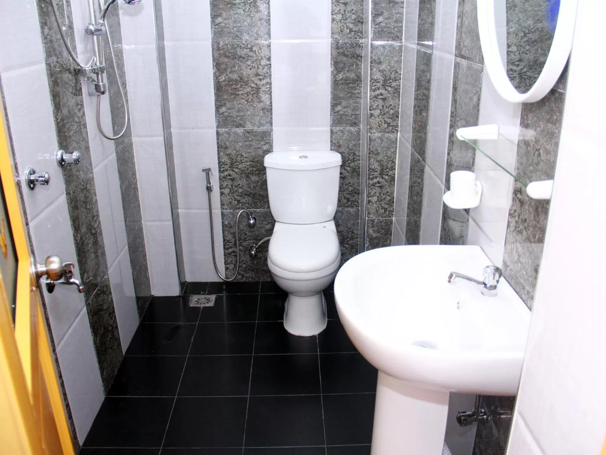 Bathroom in Dilan Guest