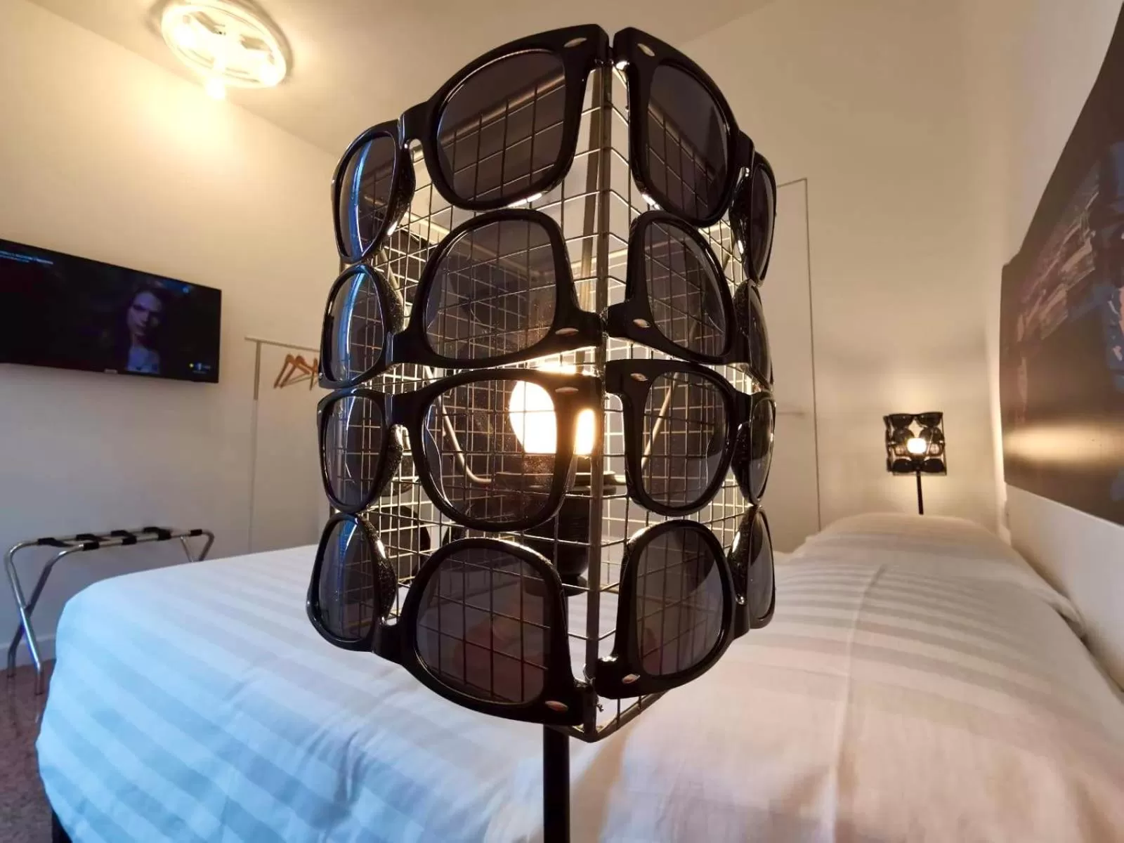 Bedroom, Bed in Red Carpet rooms