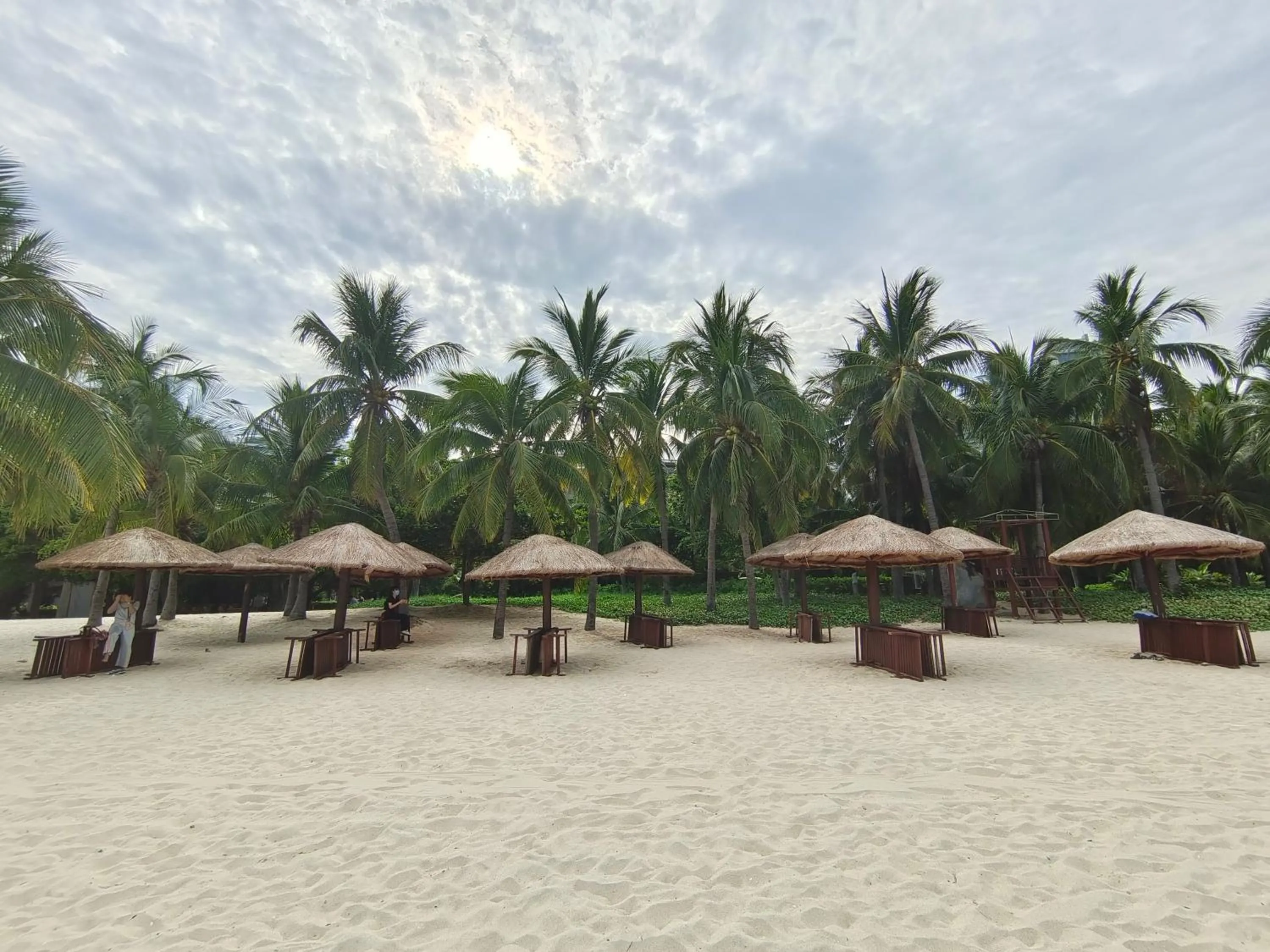 Beach in Sanya LUHUITOU Resort & Spa