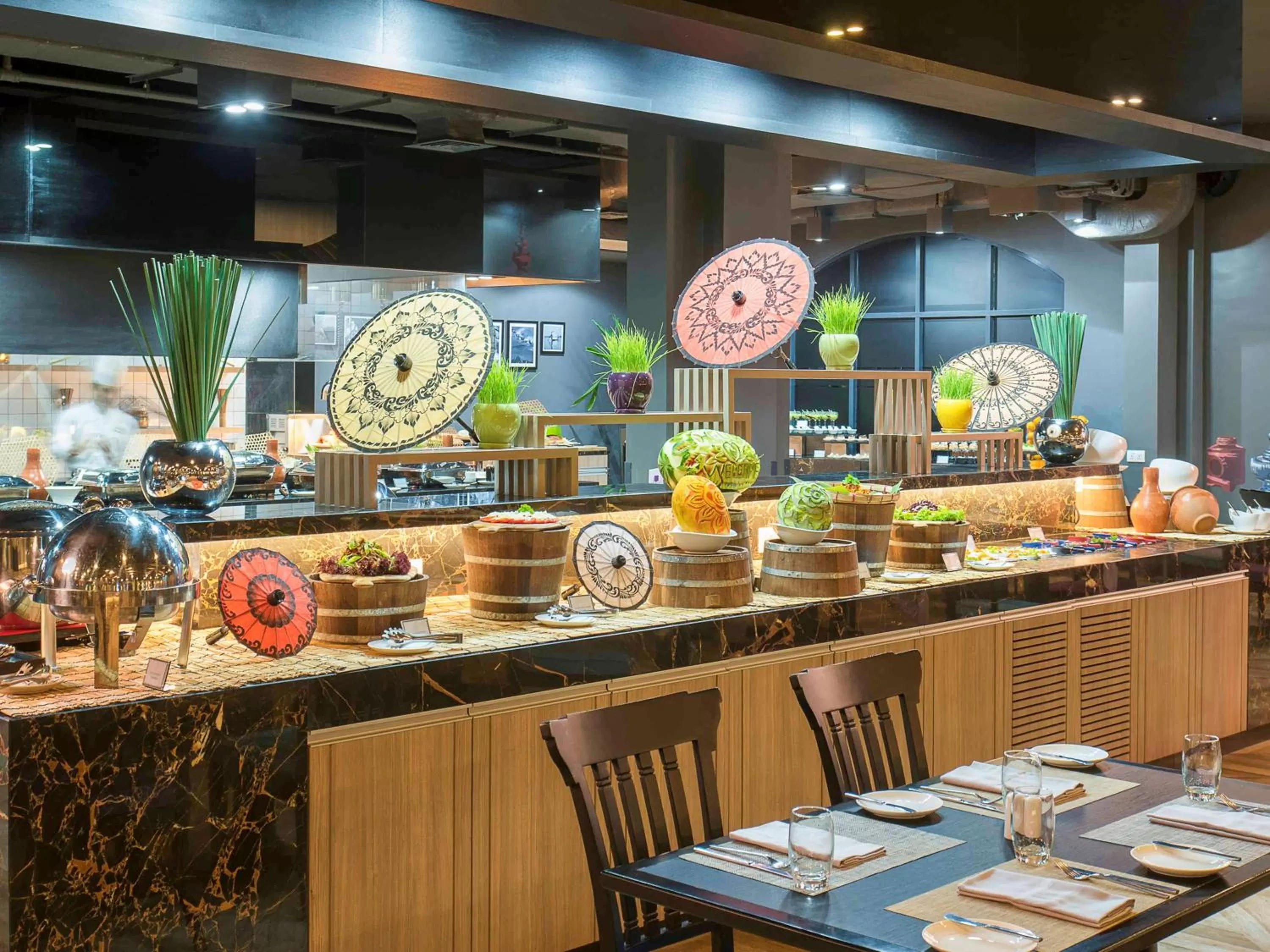 Restaurant/places to eat in Mercure Yangon Kaba Aye