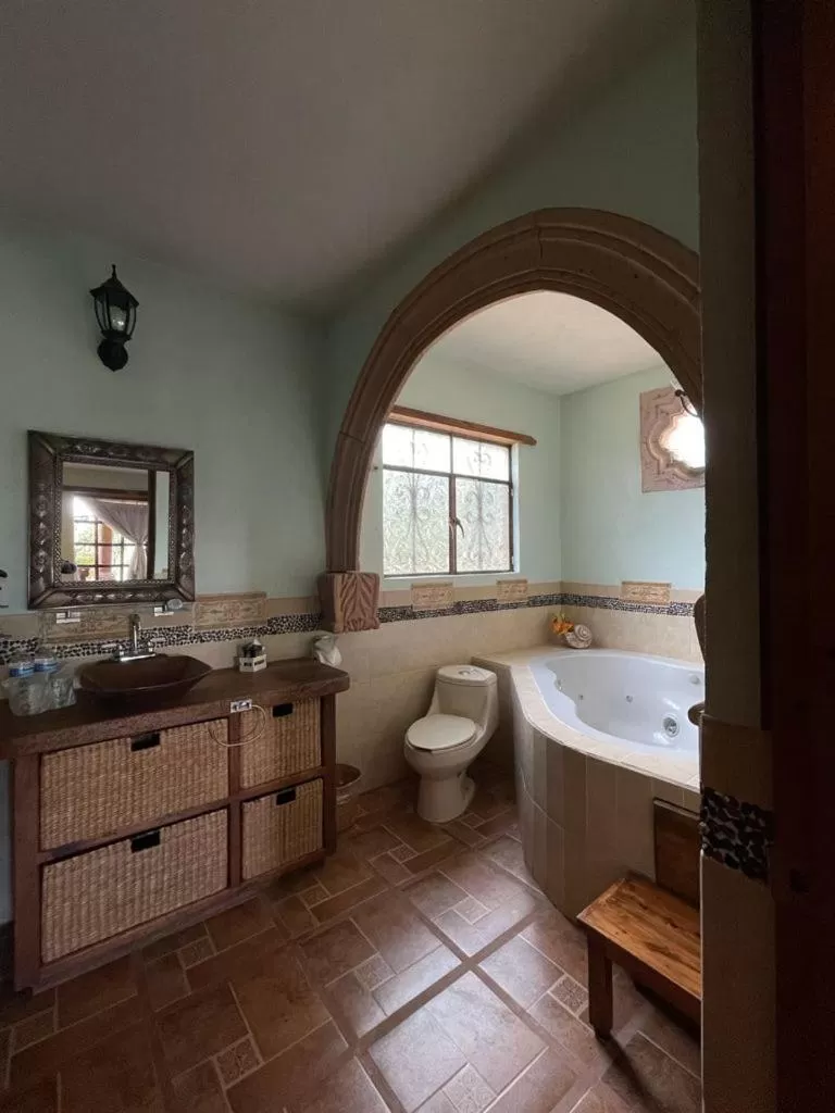 Hot Tub in Eco Hotel Ixhi