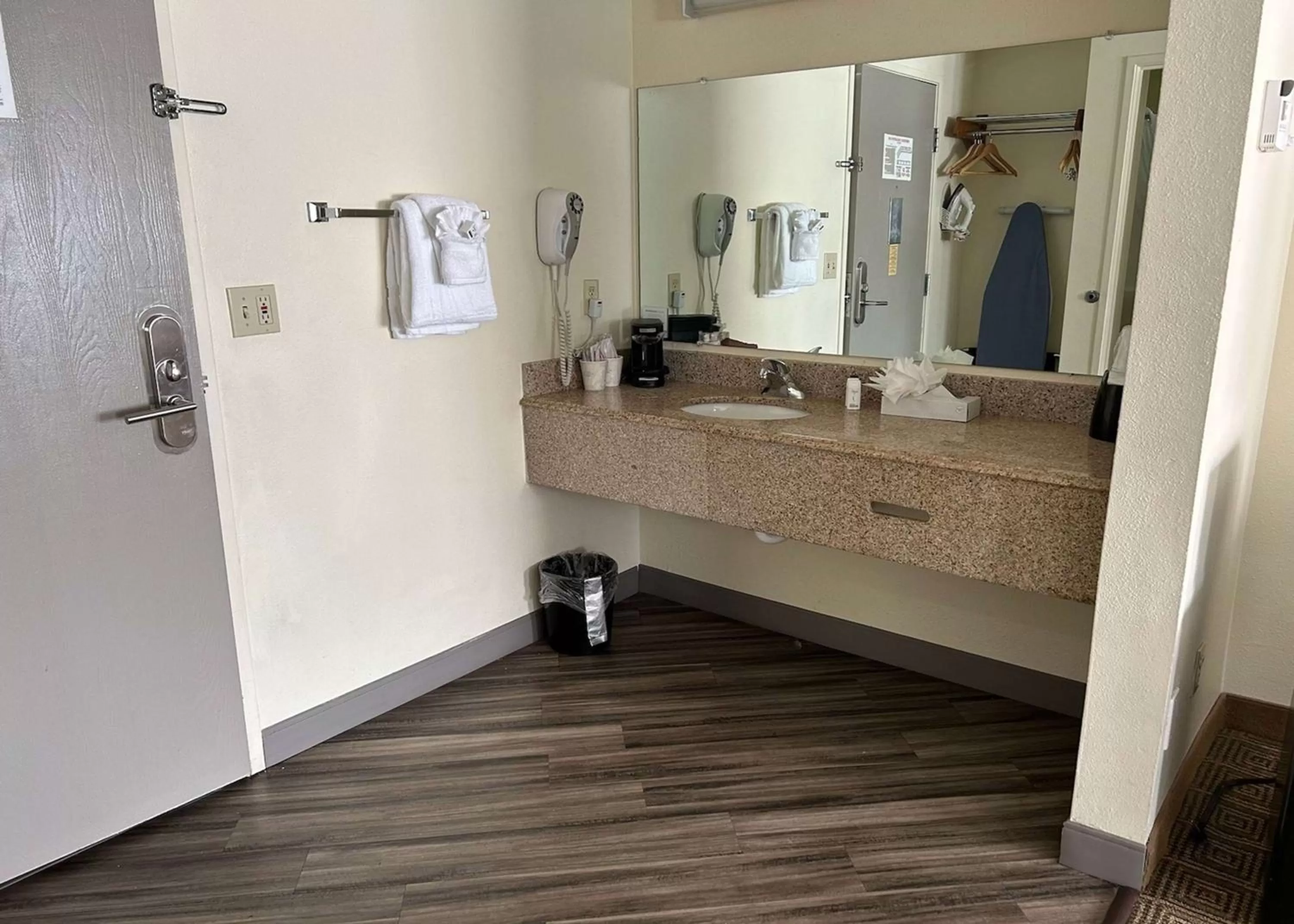 TV and multimedia in La Quinta by Wyndham Orlando South