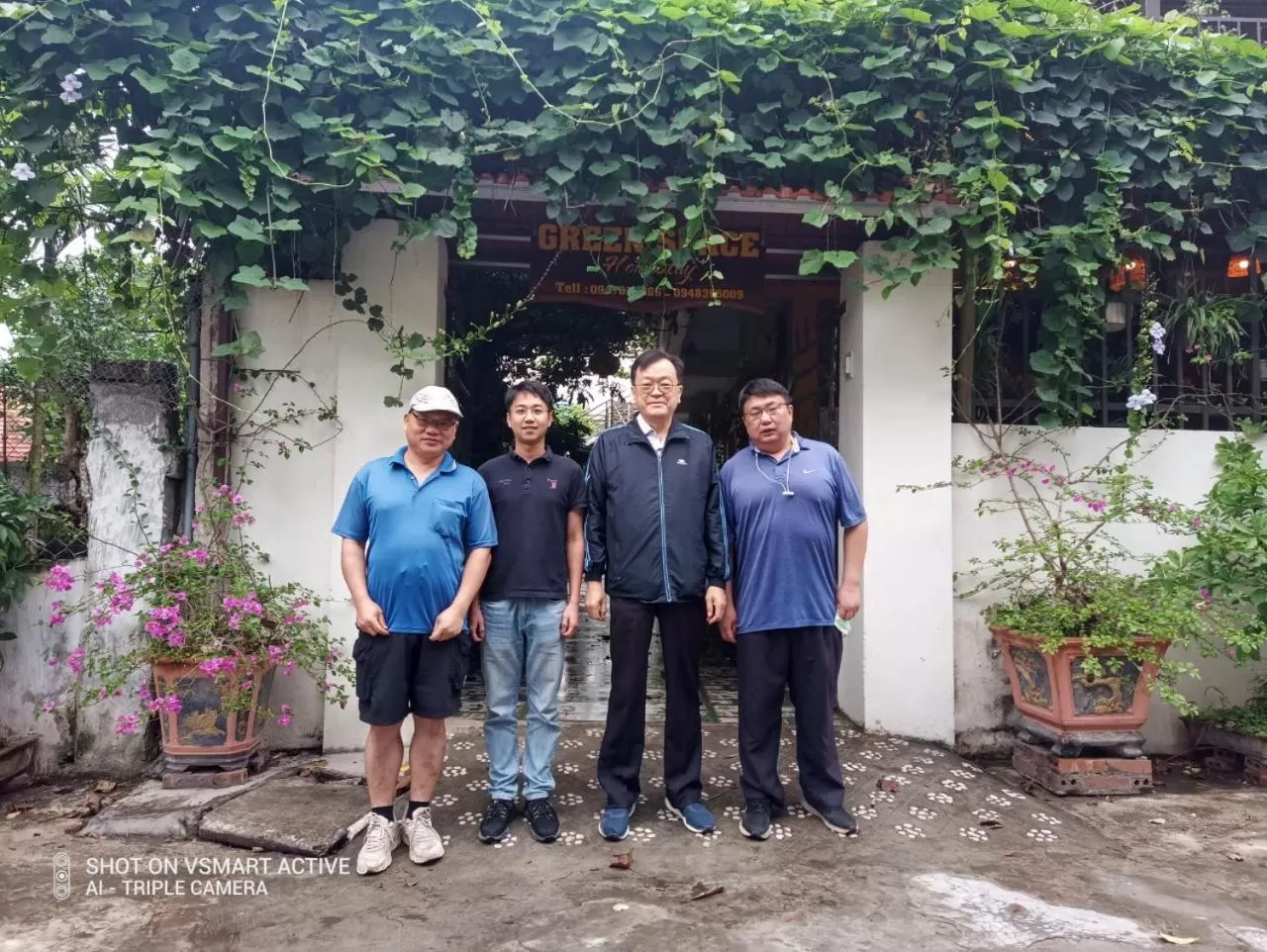 group of guests in Green Space Homestay