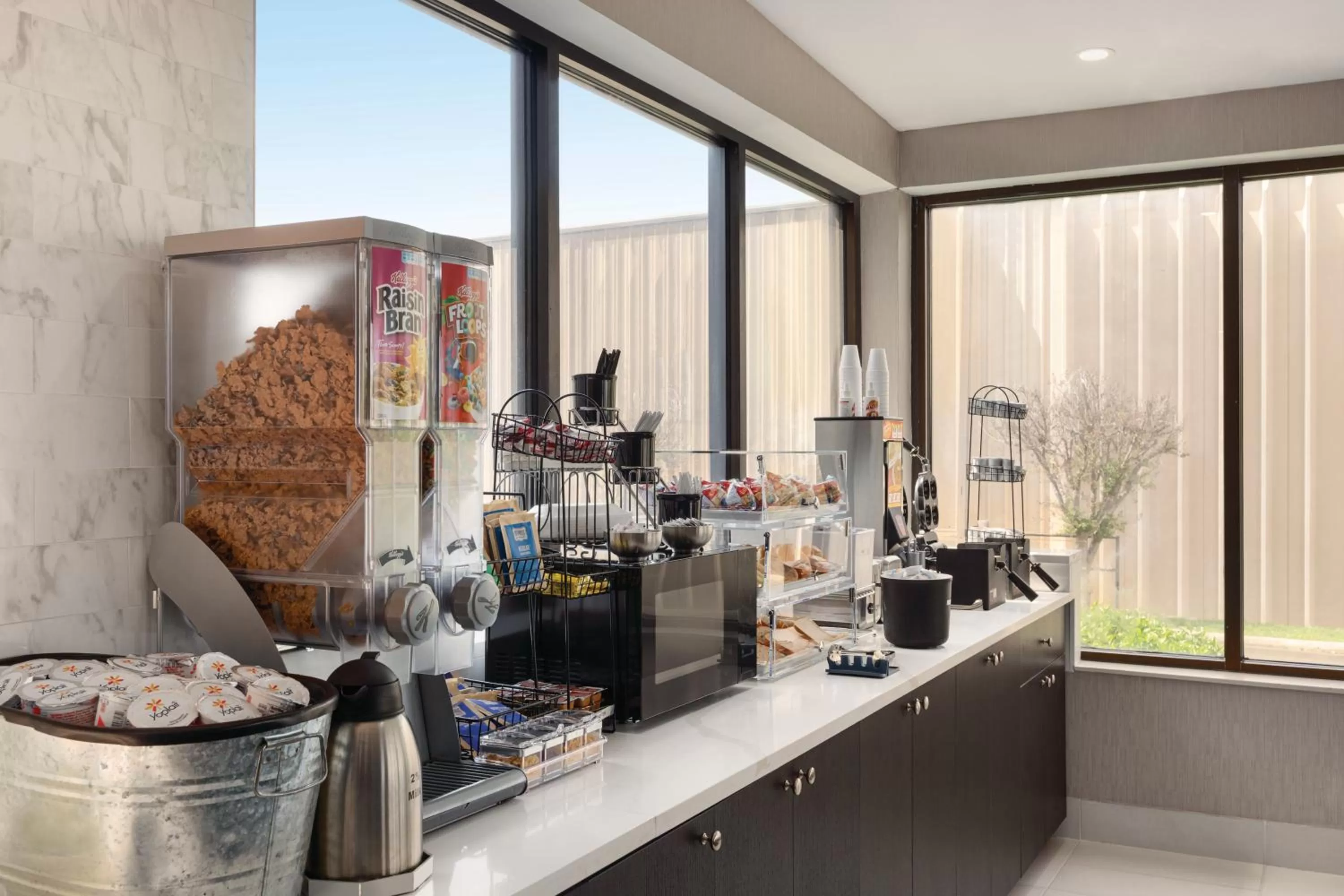 Food and drinks in La Quinta inn & suites by Wyndham Dothan