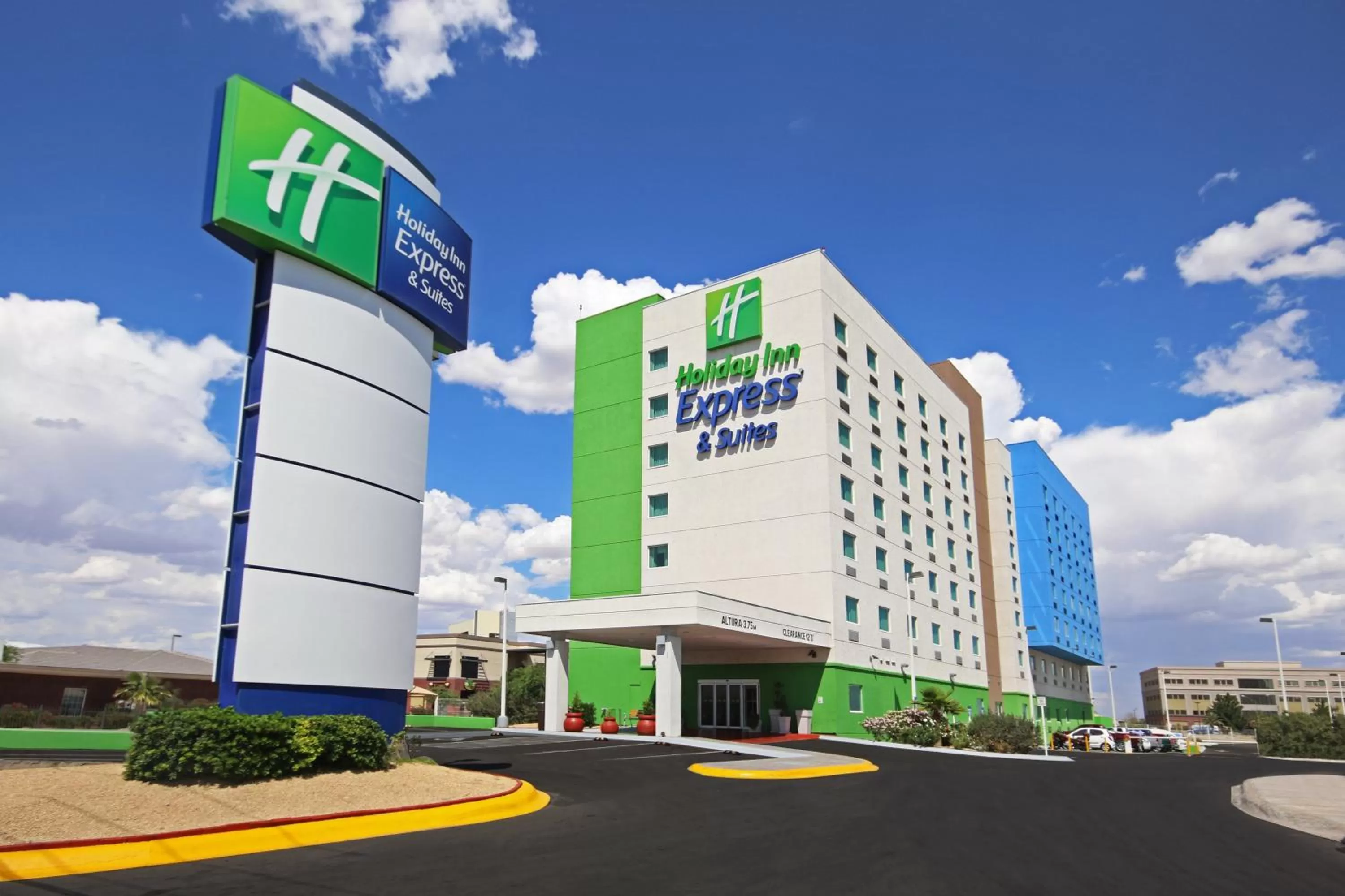 Property building in Holiday Inn Express Hotel & Suites CD. Juarez - Las Misiones by IHG