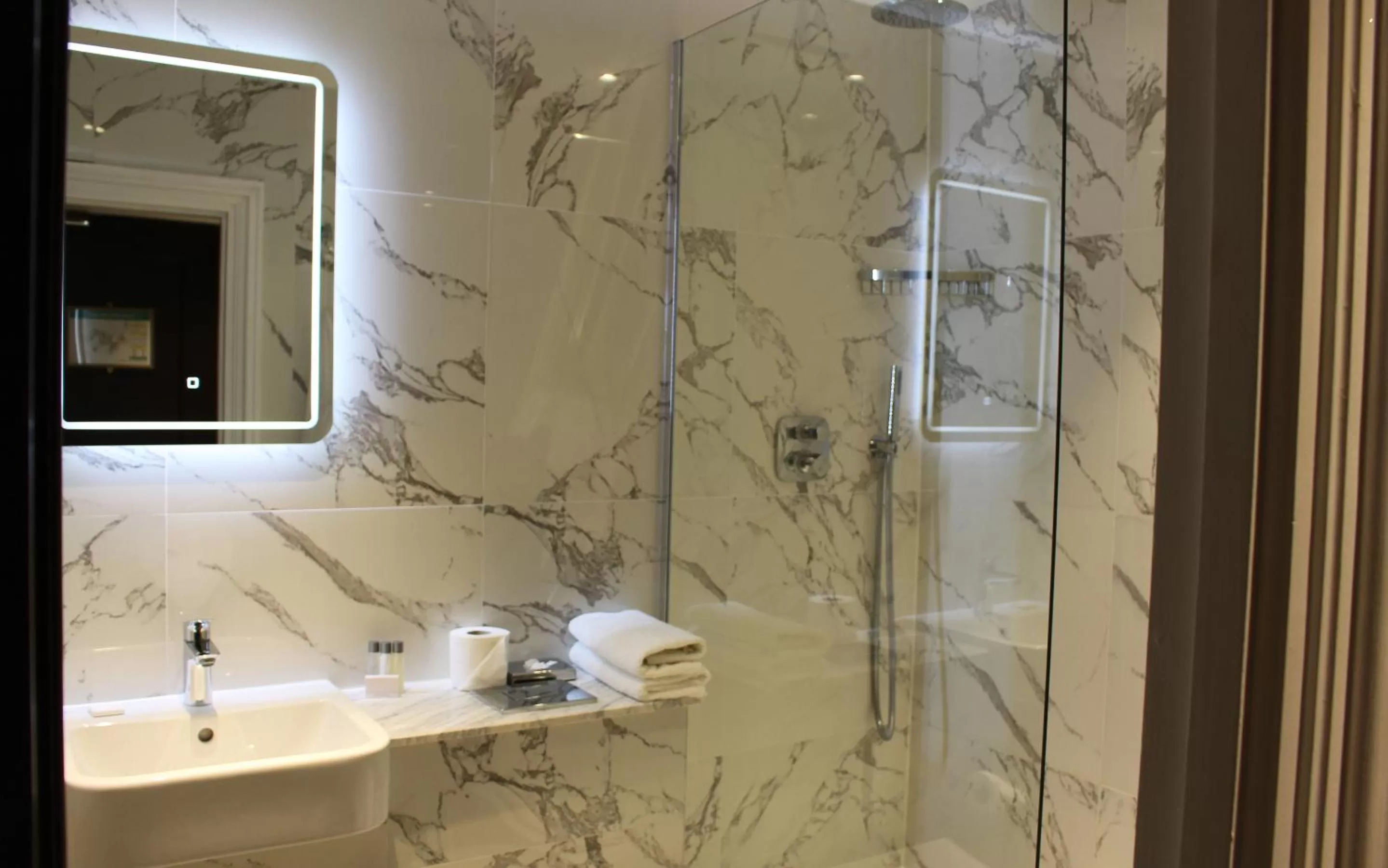 Bathroom in Warren House Hotel