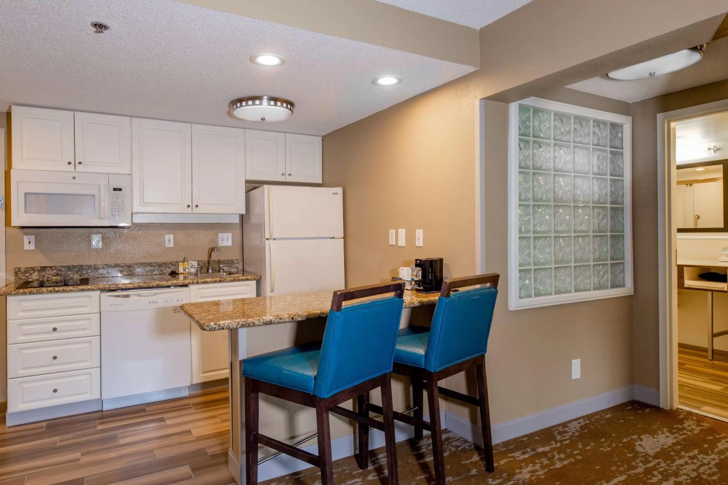 Kitchen or kitchenette in Hampton Inn & Suites Raleigh Cary Lenovo Center