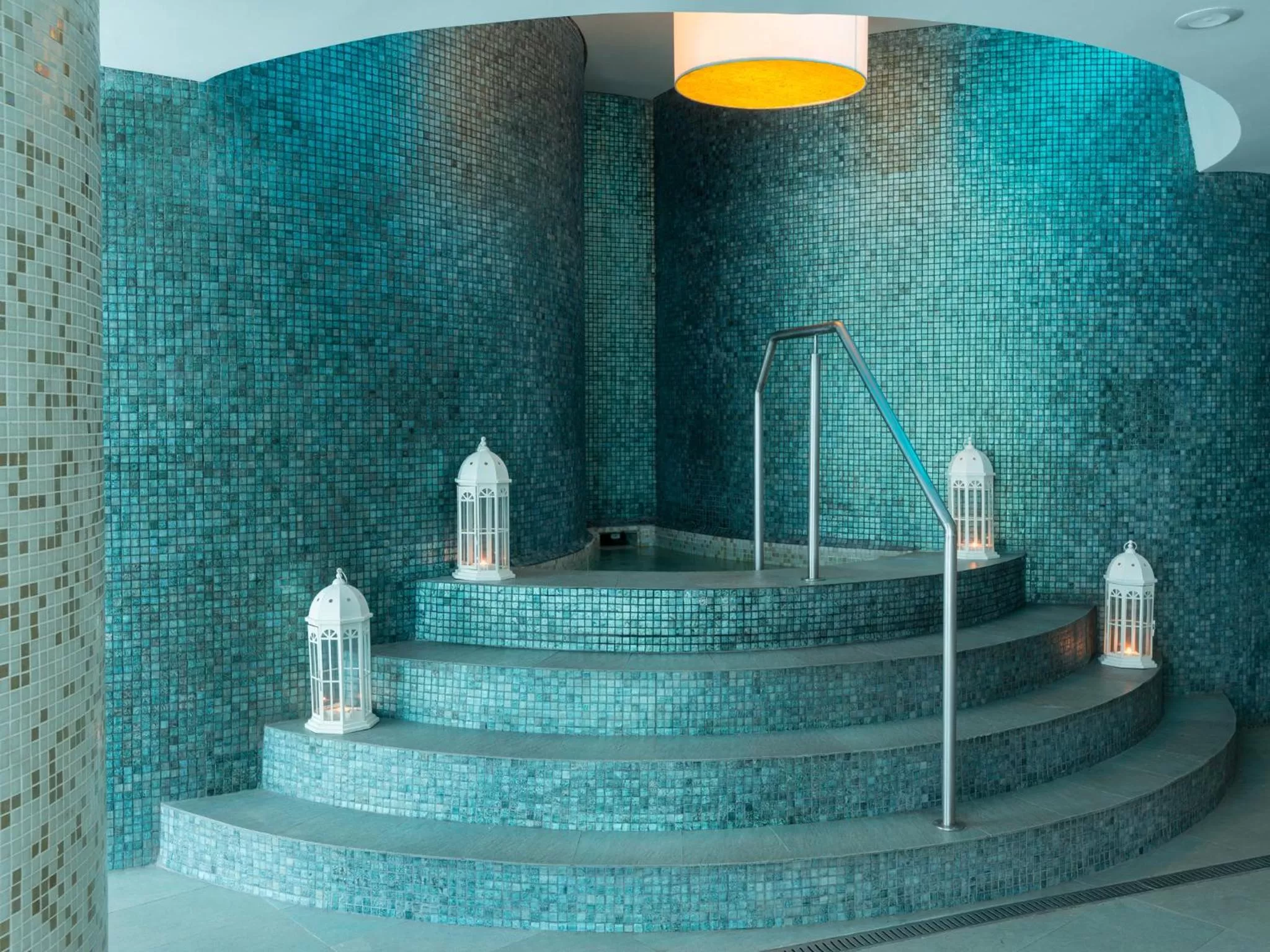 Hot Spring Bath in Las Americas Torre Del Mar