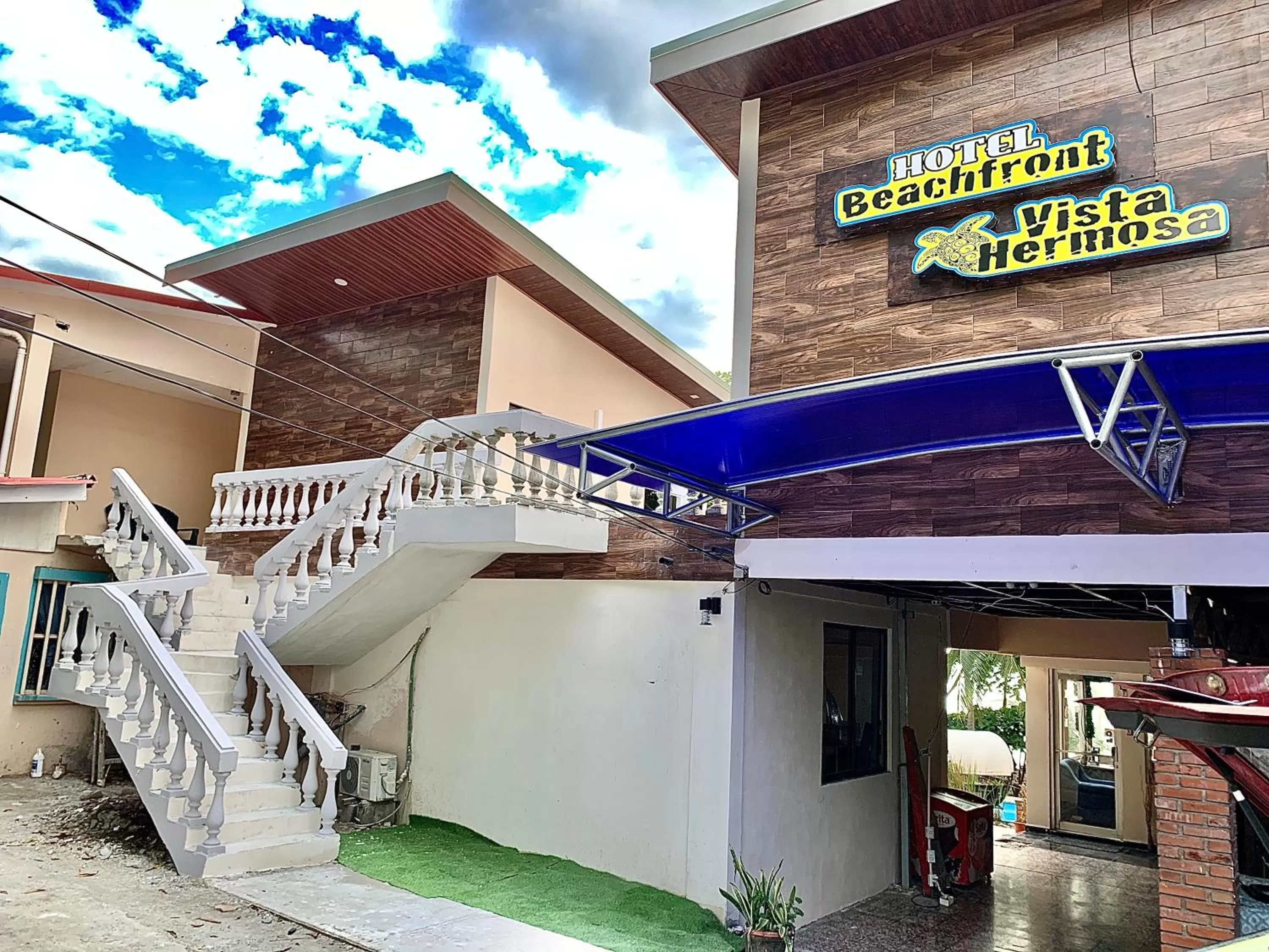 Property Building in Hotel Beachfront Vista Hermosa