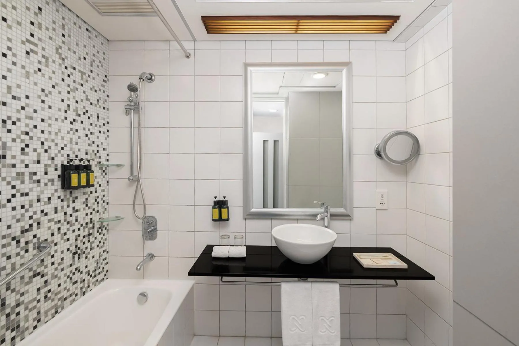 Bathroom in Nina Hotel Causeway Bay