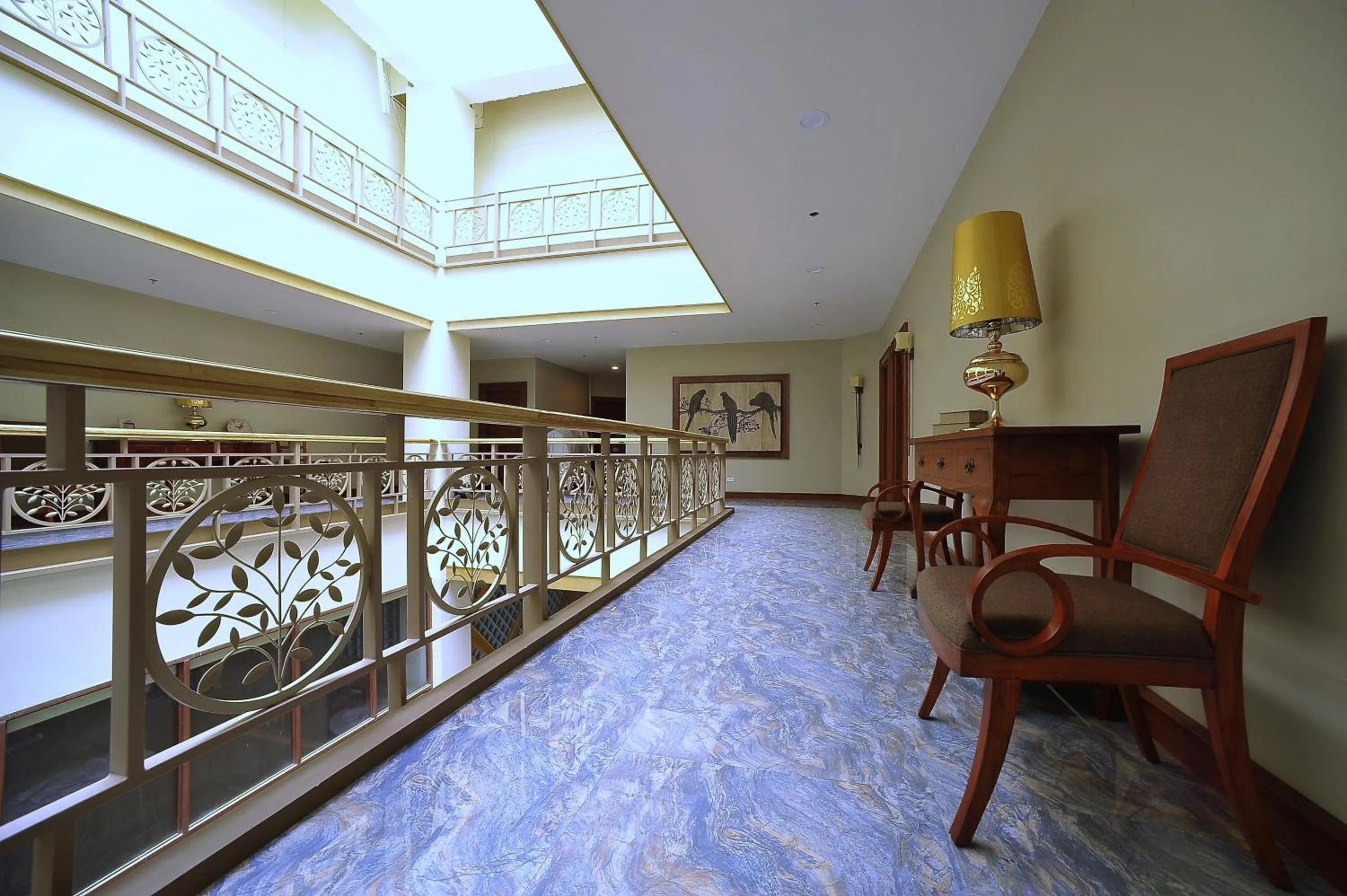 Area and facilities in Paragon Hotel and Suites