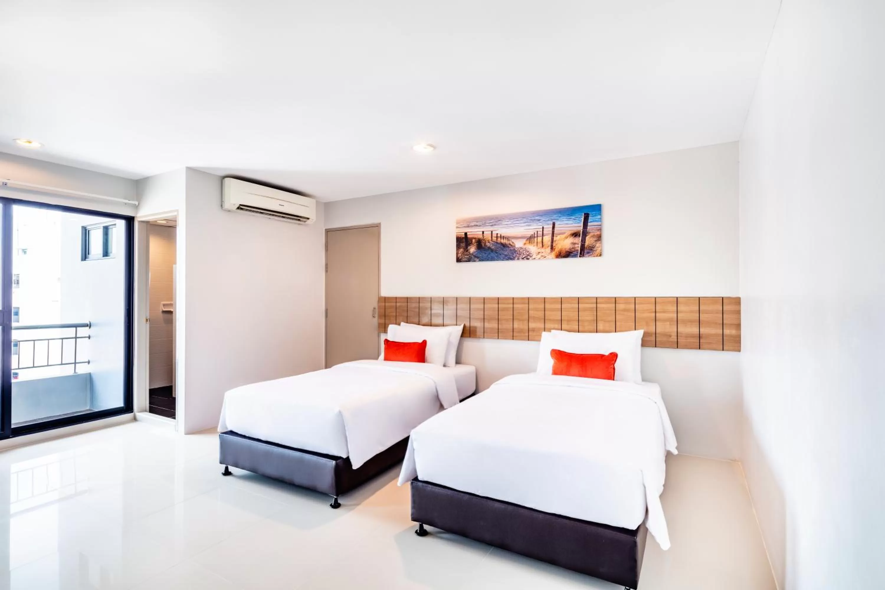 Photo of the whole room, Bed in Aliz Hotel