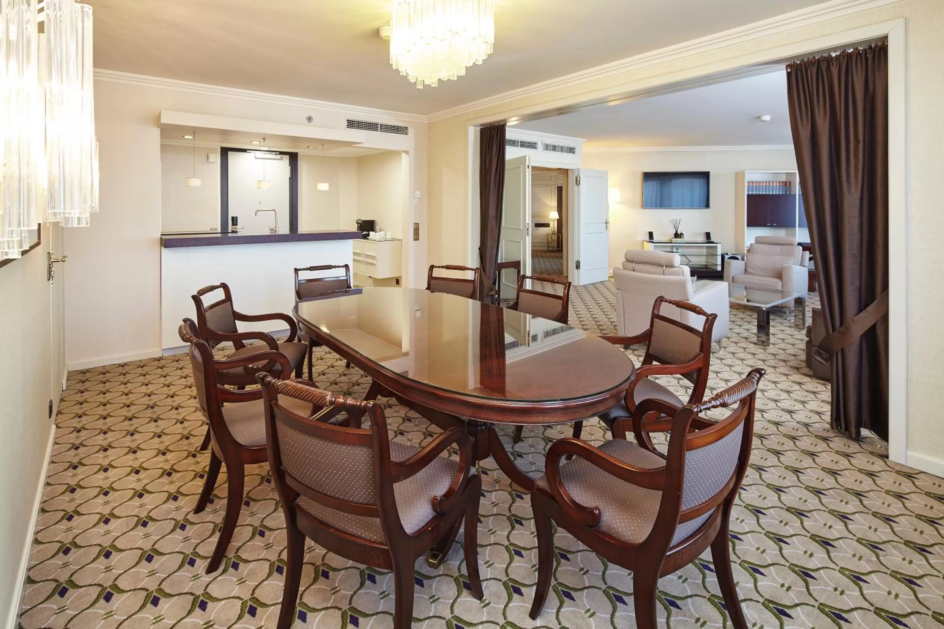 Dining area in Clayton Hotel Düsseldorf City Centre