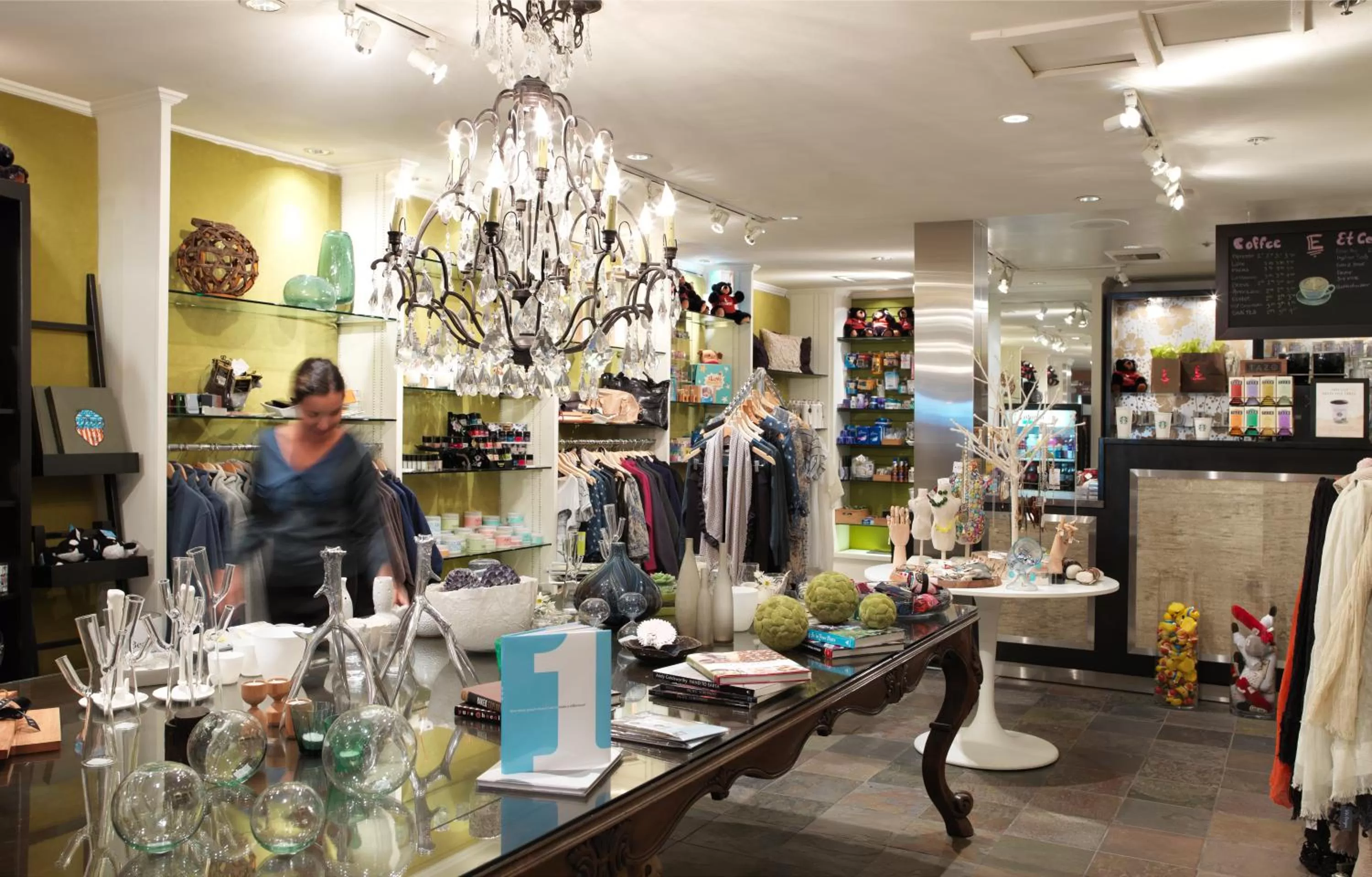 Lobby or reception in The Edgewater, a Noble House Hotel