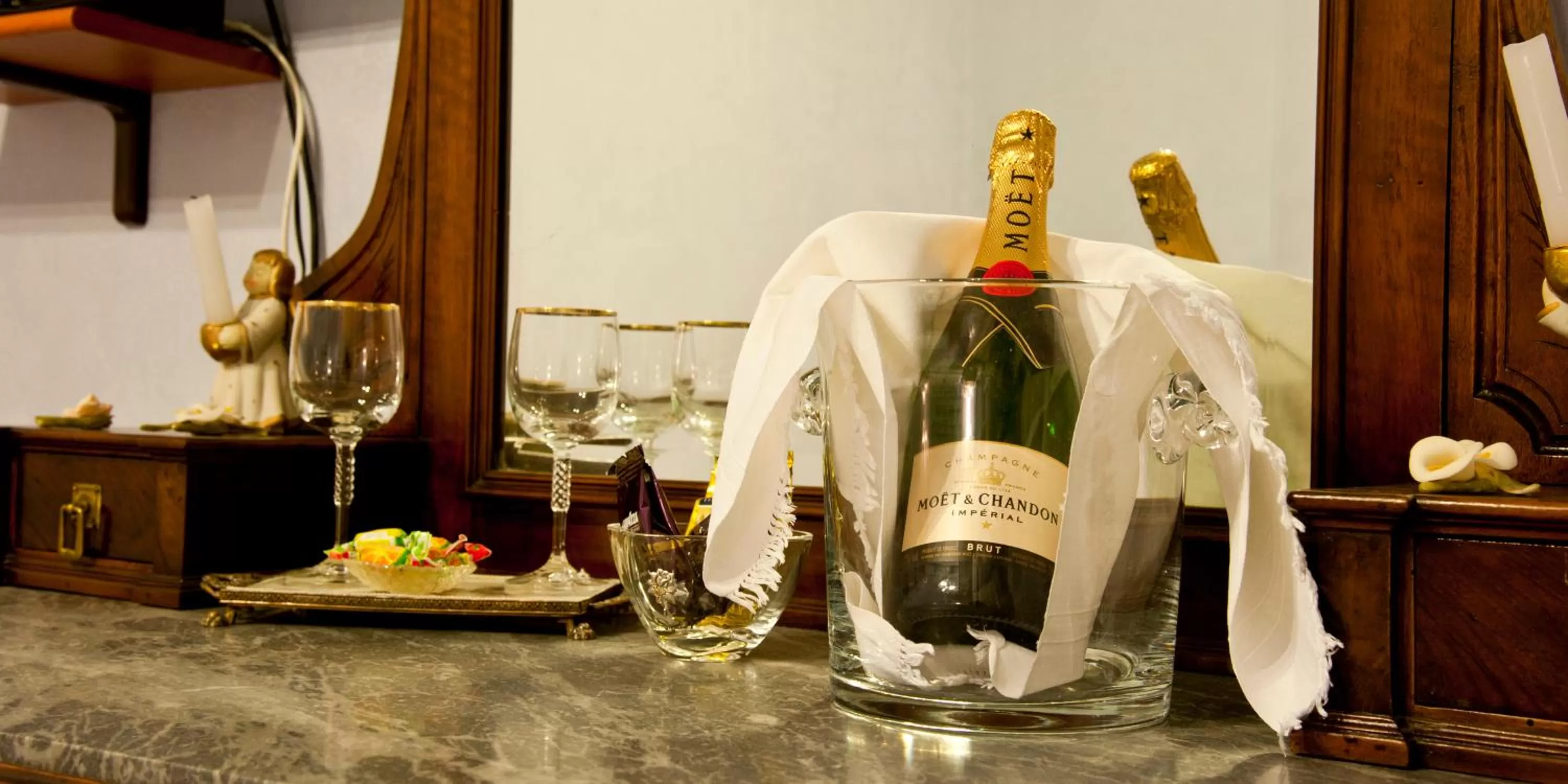 Drinks in Villa Genny