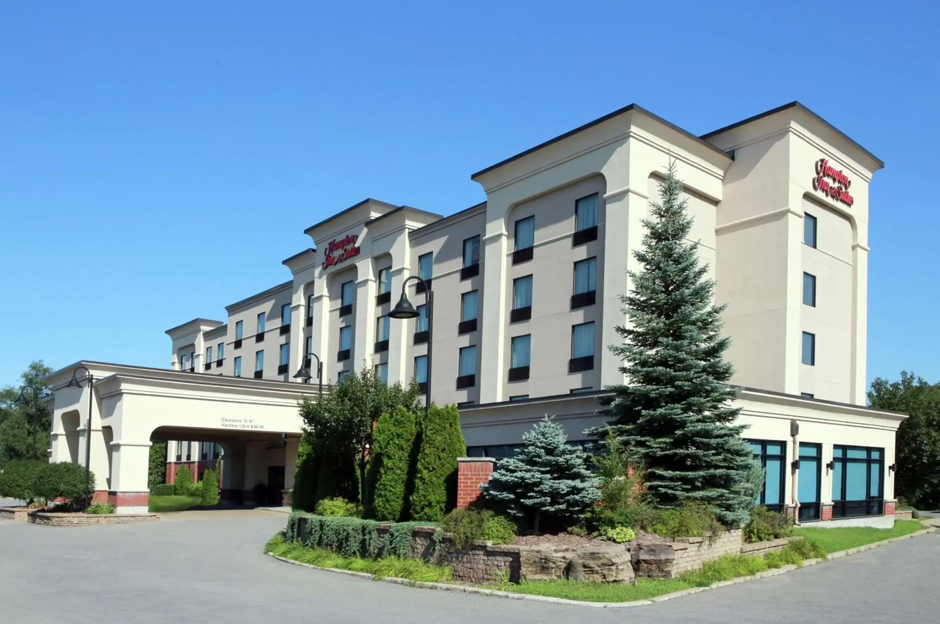 Hampton Inn & Suites Laval Hampton Inn & Suites Laval