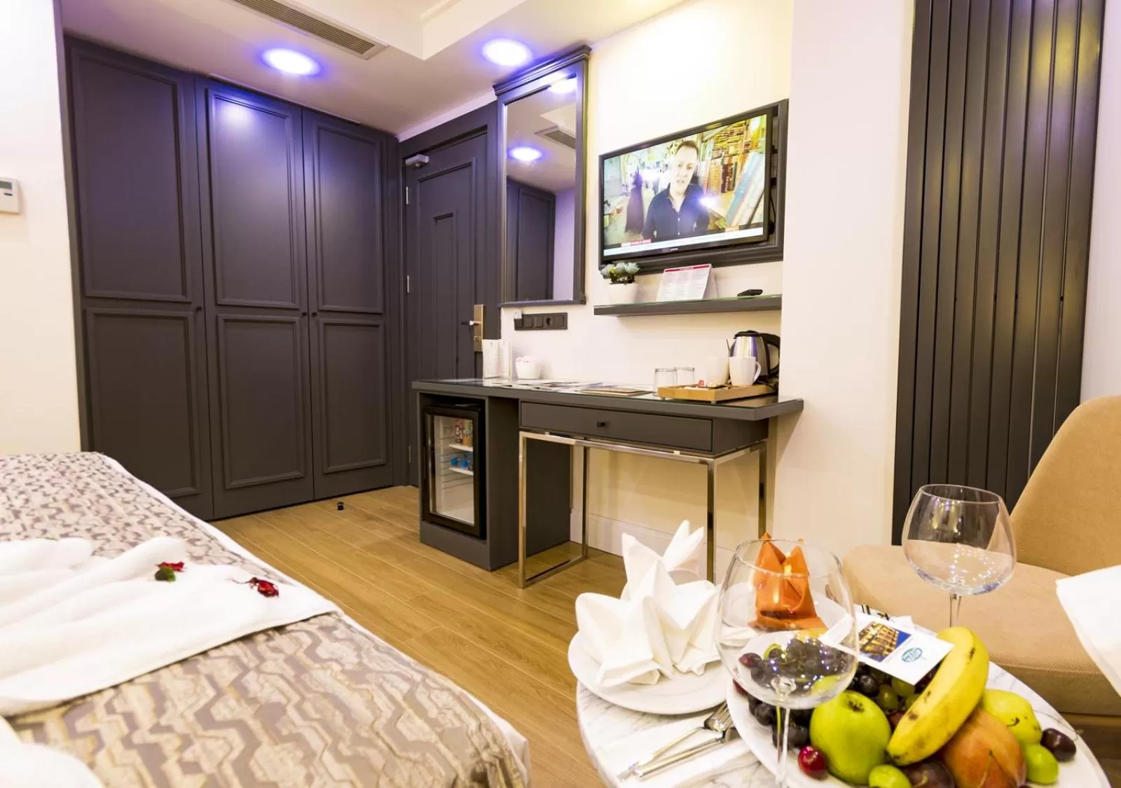 Communal lounge/ TV room, Bed in Antusa Design Hotel & Spa