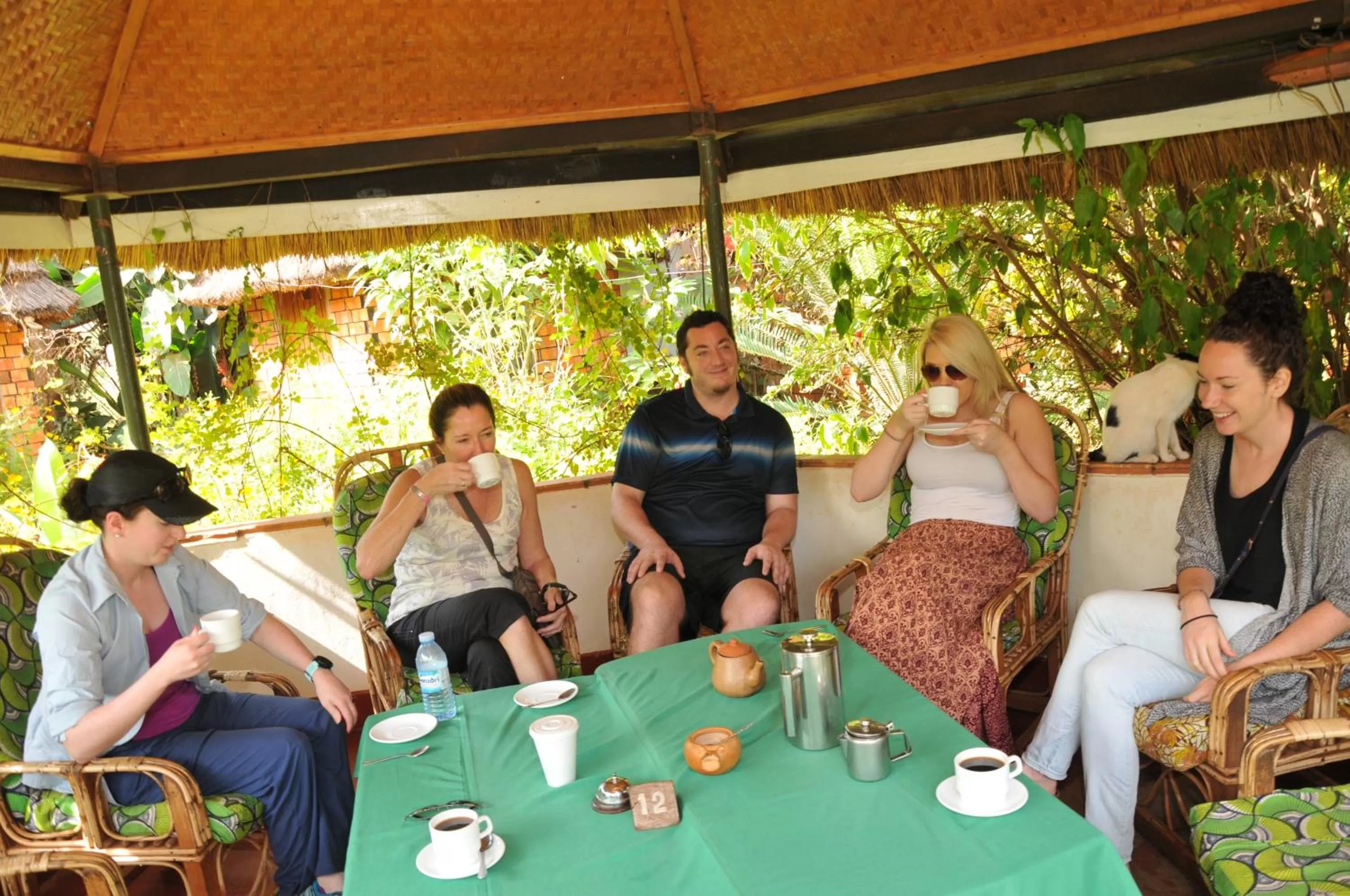 Restaurant/places to eat in New Court View Hotel