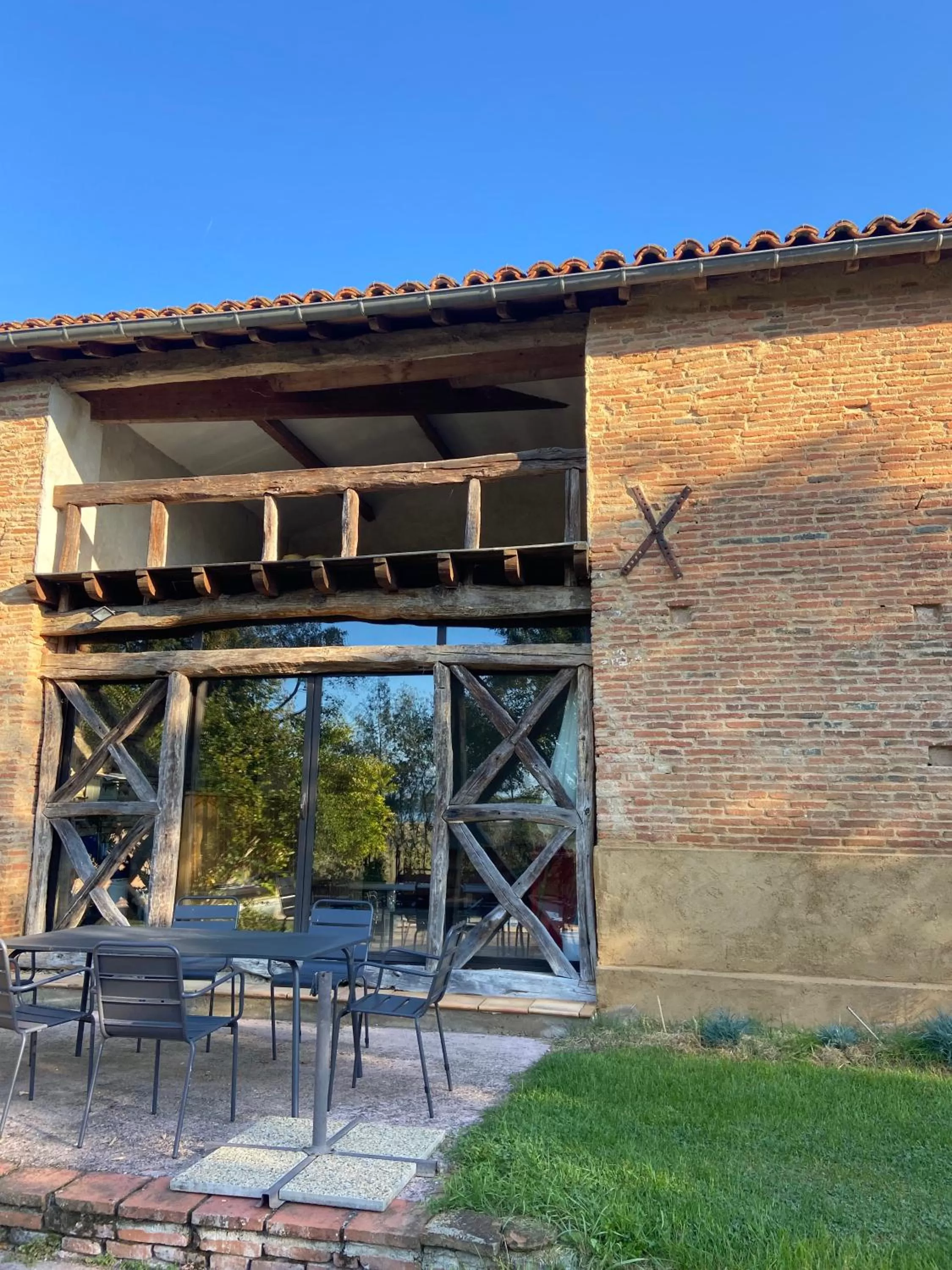 Swimming pool in Manoir du Bouyssou