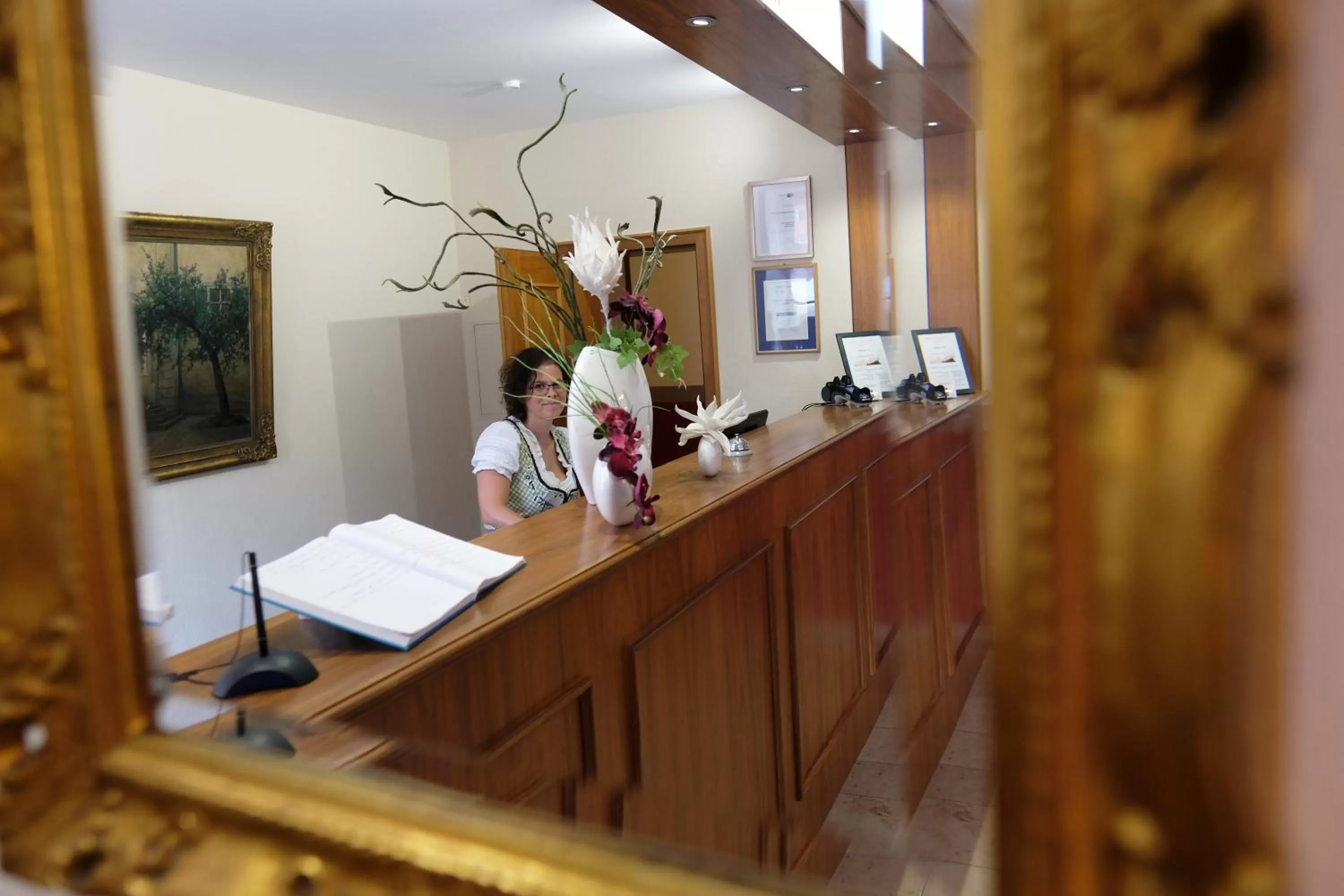 Lobby or reception in Romantica Hotel Blauer Hecht