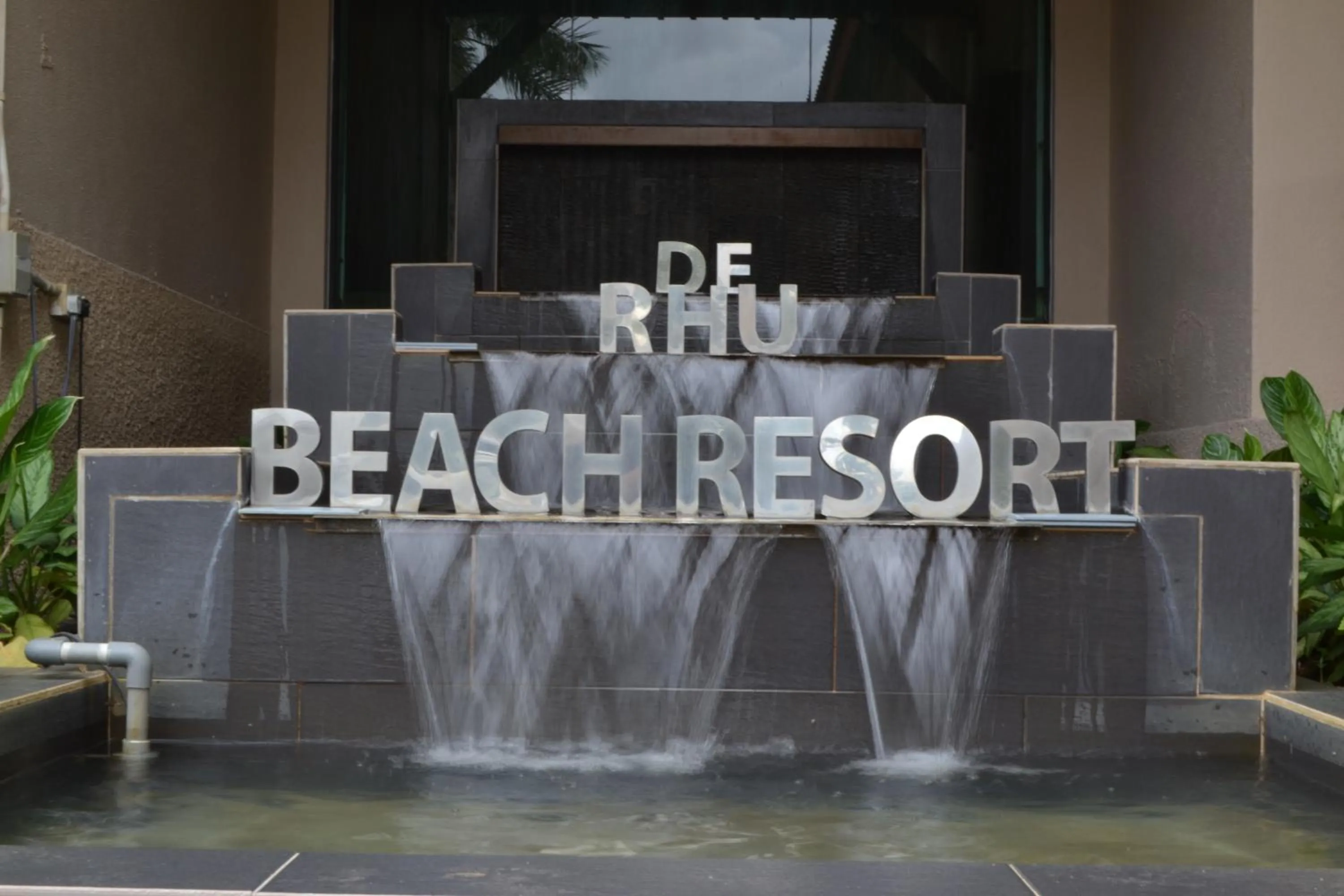 Facade/entrance in De Rhu Beach Resort