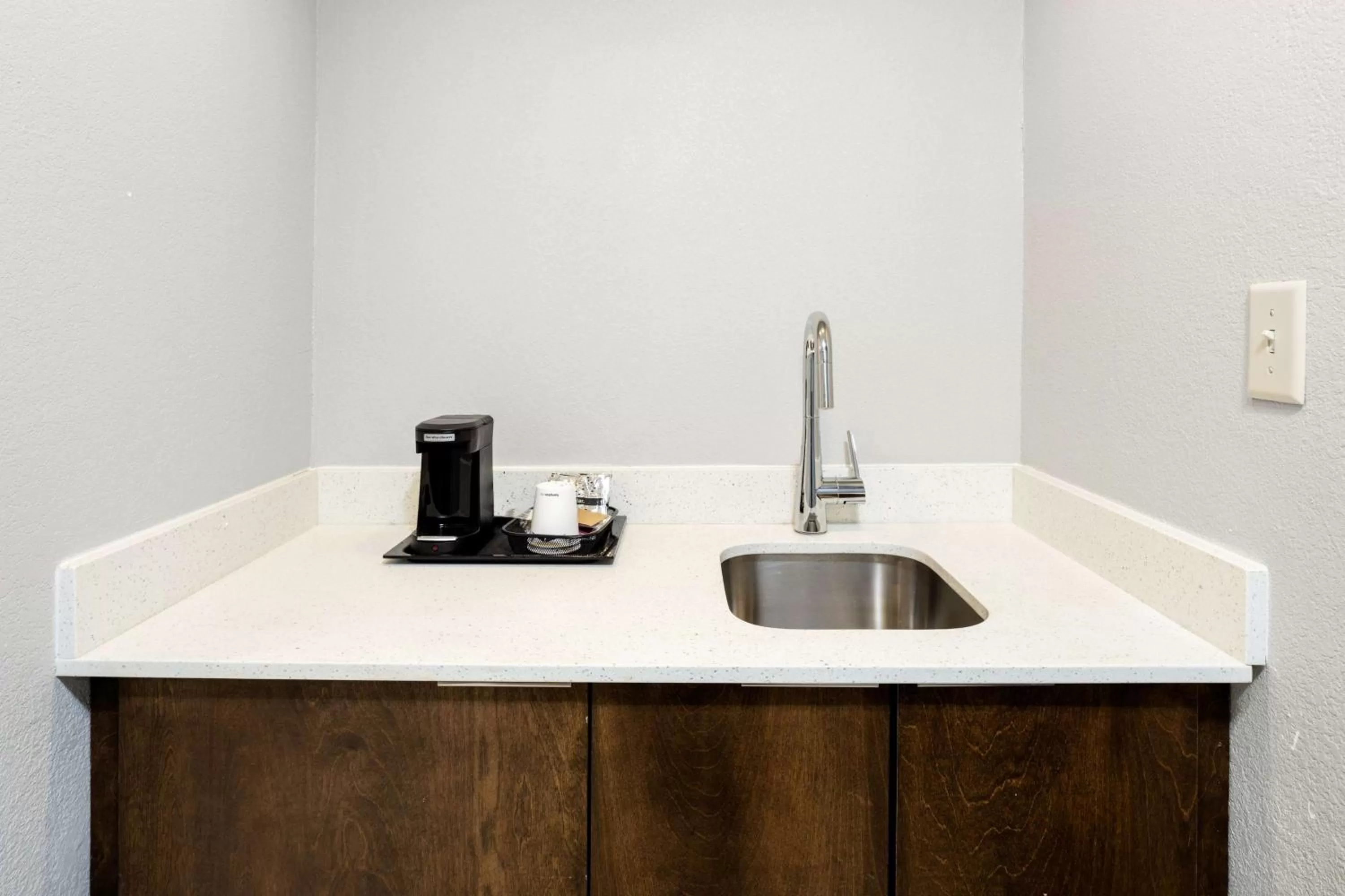 Photo of the whole room in Hampton Inn Richmond-SW Hull Street