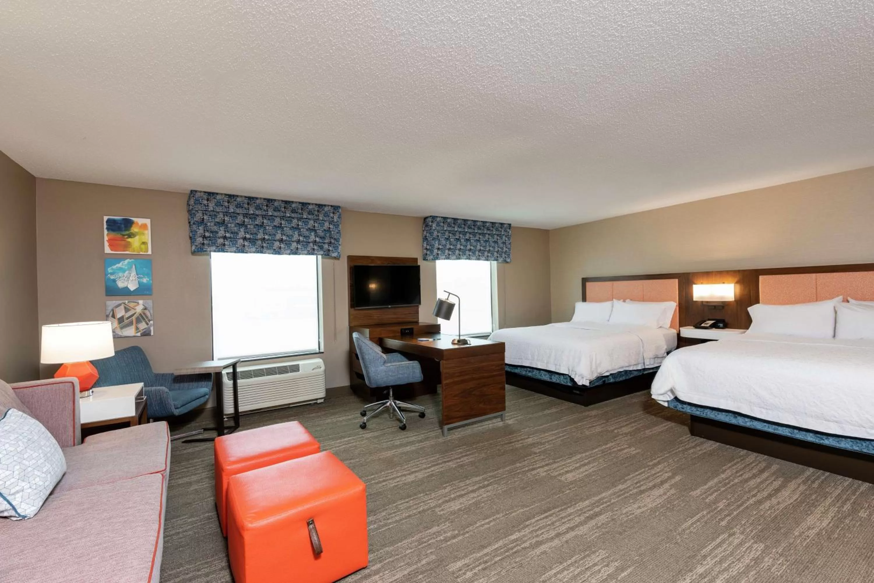 Bedroom, Bed in Hampton Inn & Suites Marshalltown