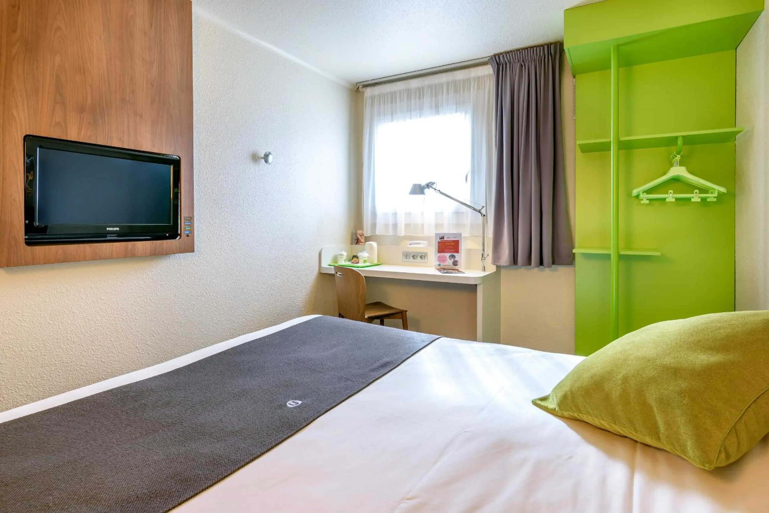 Bed in Campanile Toulouse Purpan