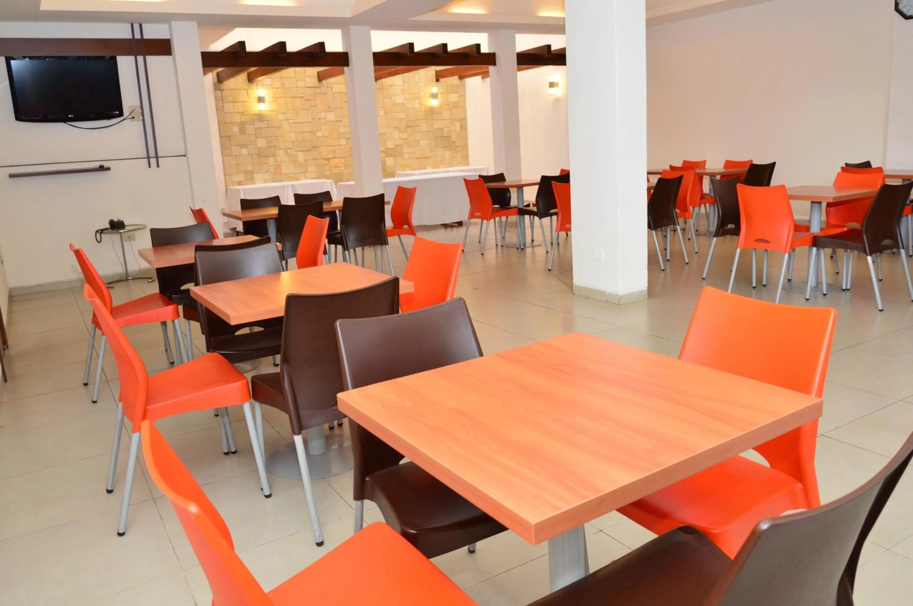 Restaurant/places to eat in La Siesta Hotel