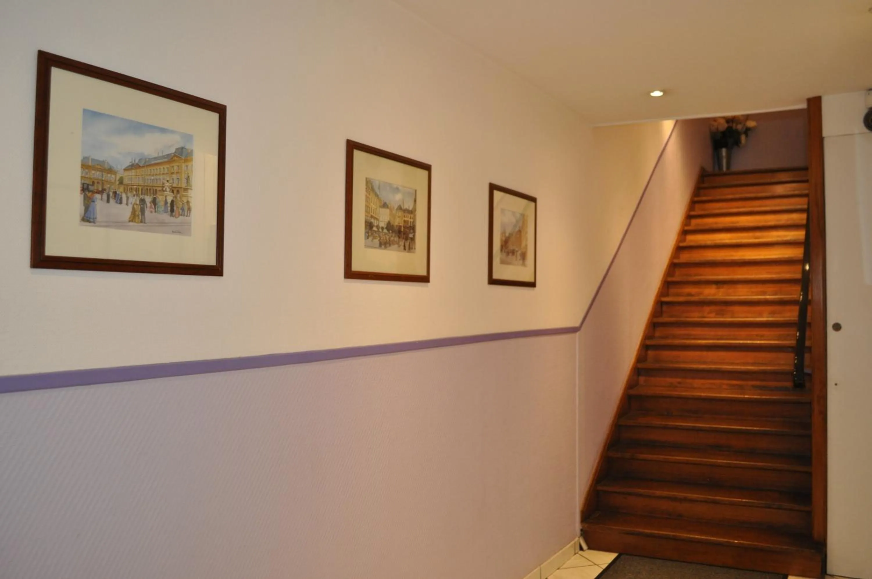 Decorative detail in Hôtel du Centre