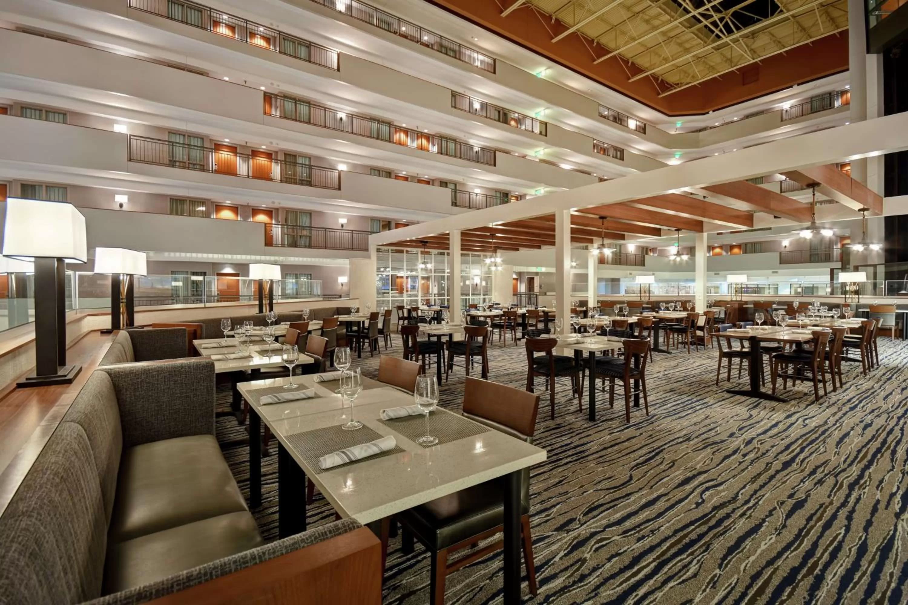 Restaurant/places to eat in Embassy Suites by Hilton Omaha Downtown Old Market