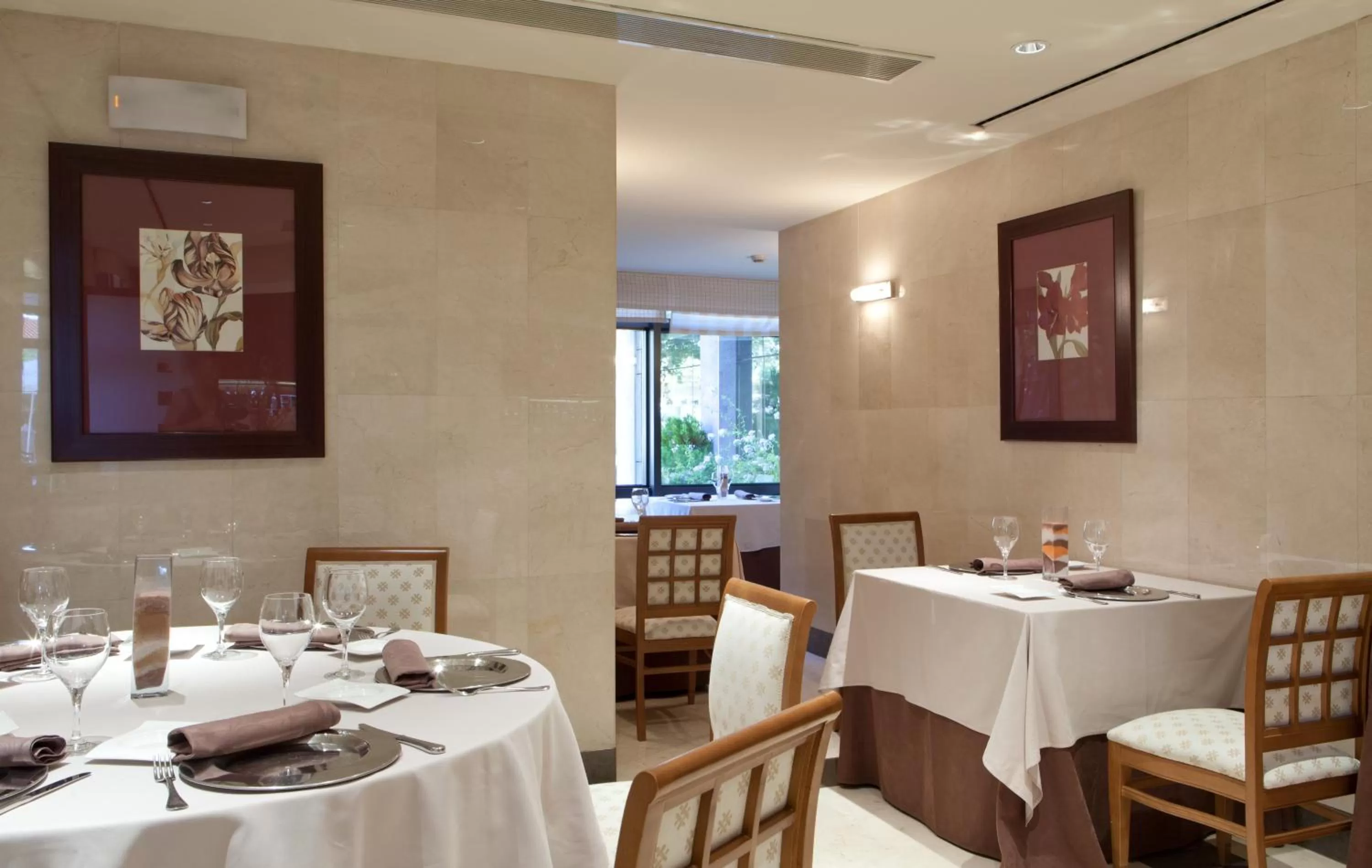 Restaurant/places to eat in Hotel Badajoz Center