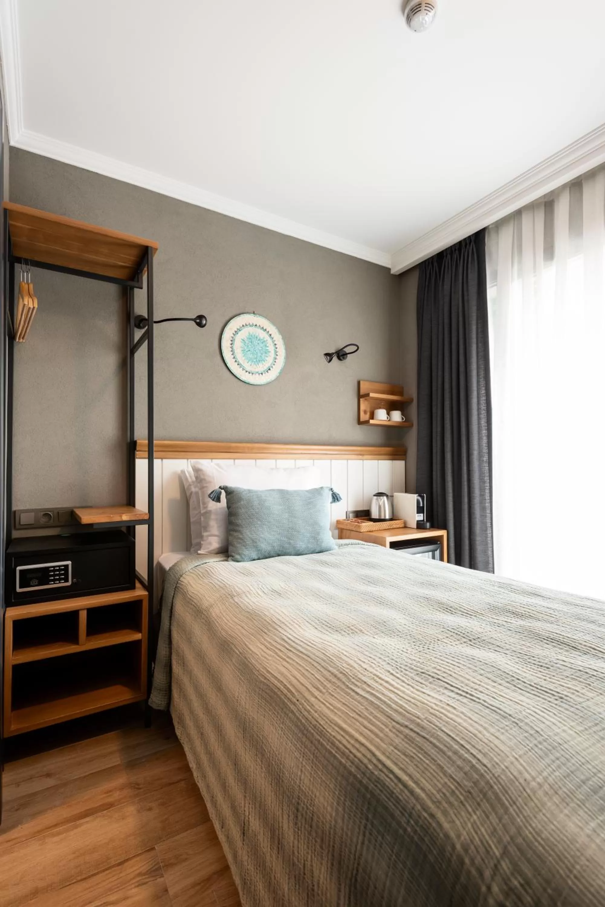 Photo of the whole room, Bed in Istanbul Old City Colorful Houses Balat PETRION Hotel