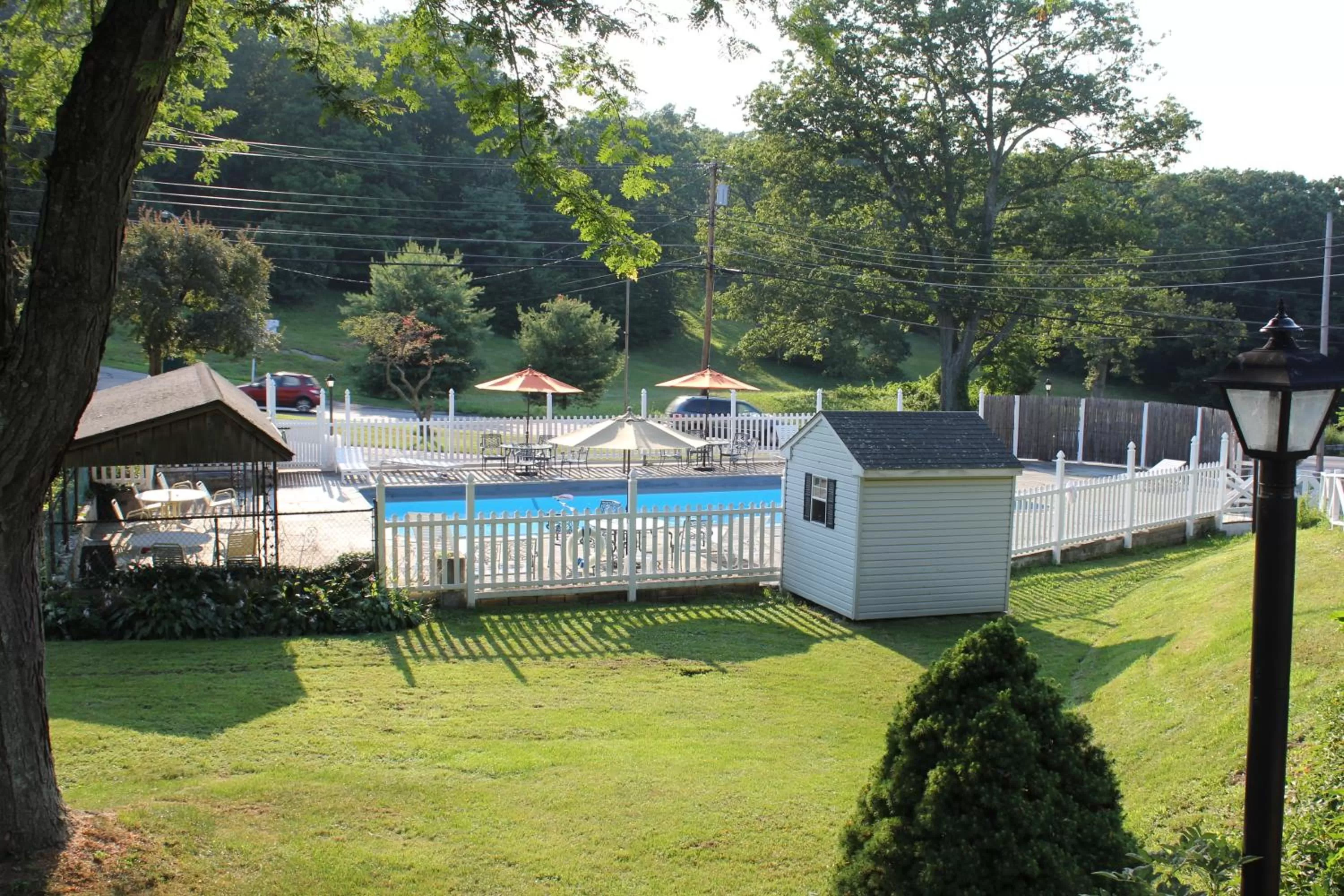 Day, Swimming Pool in Heidi's Inn