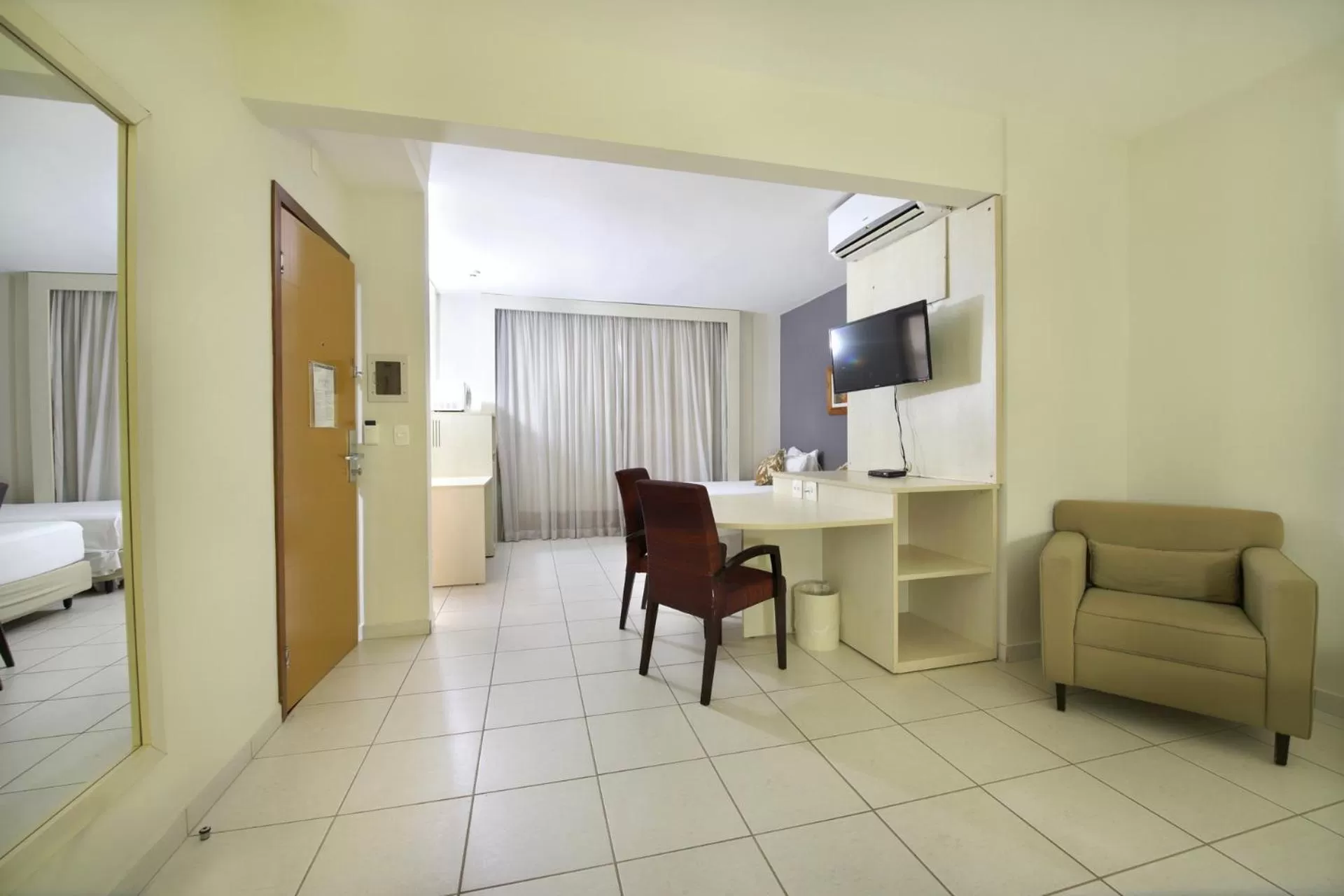 Photo of the whole room in Nobile Inn Executive Ribeirao Preto