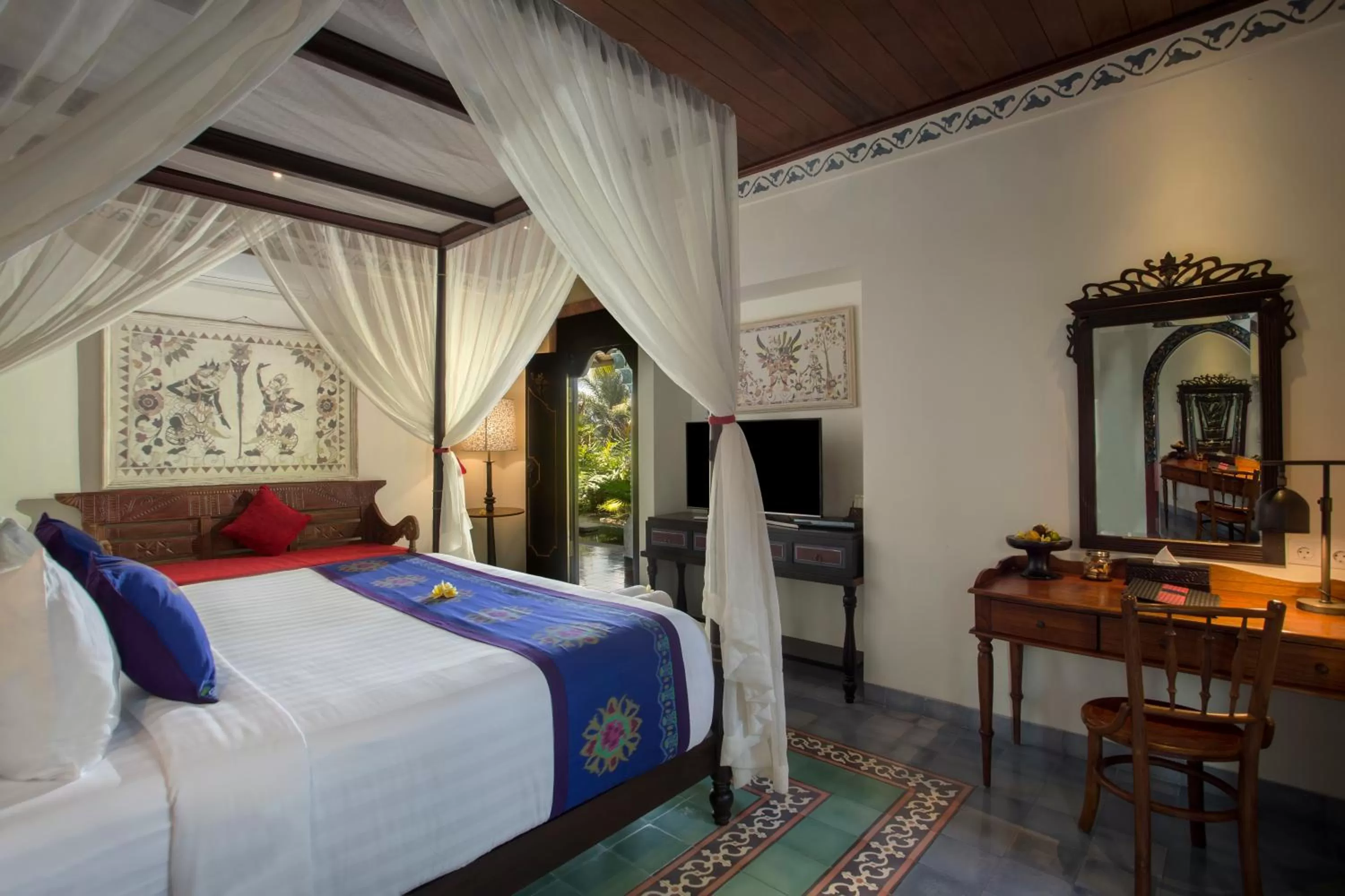 Bed in Dwaraka The Royal Villas