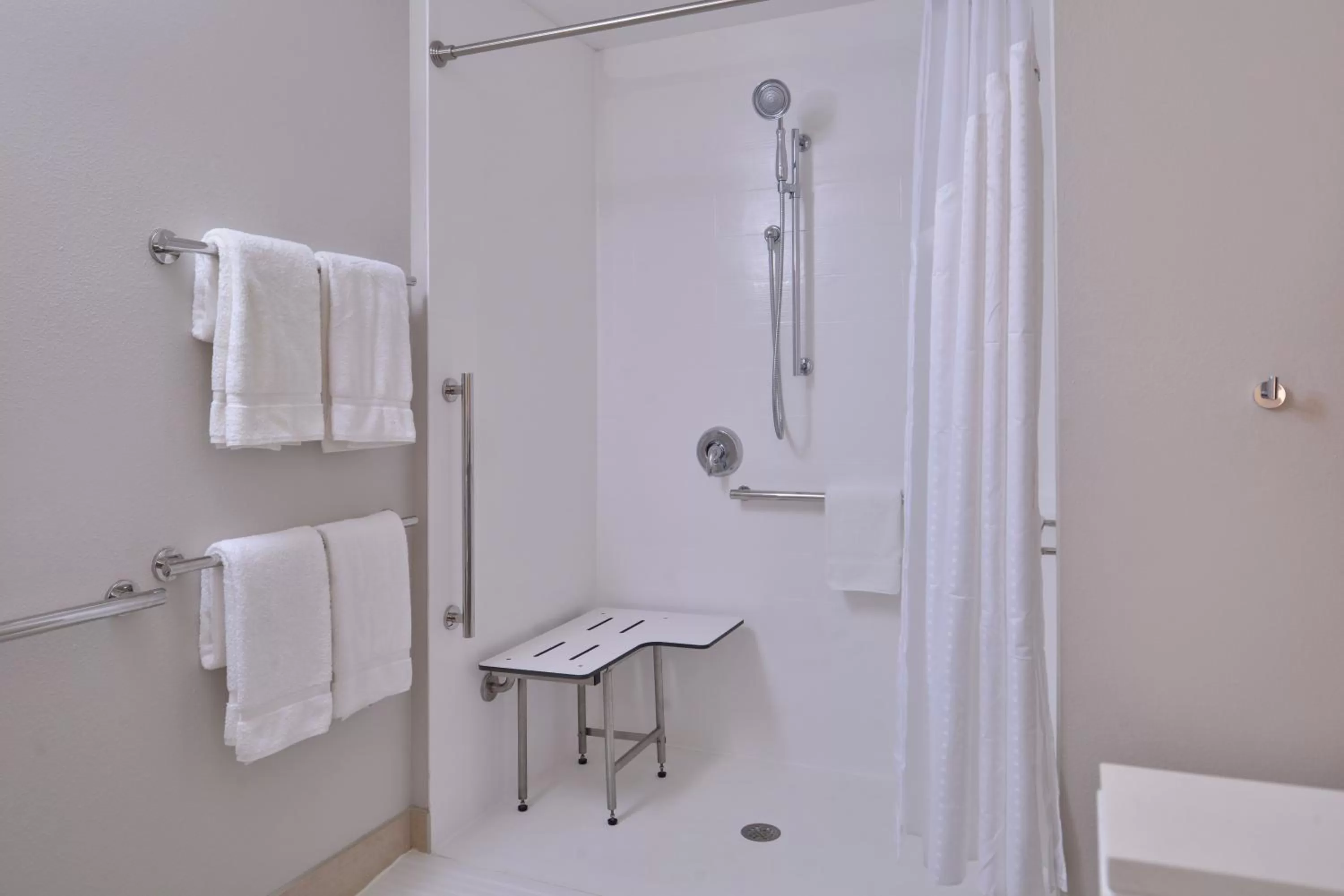 Bathroom in Holiday Inn Express & Suites - Marshalltown by IHG