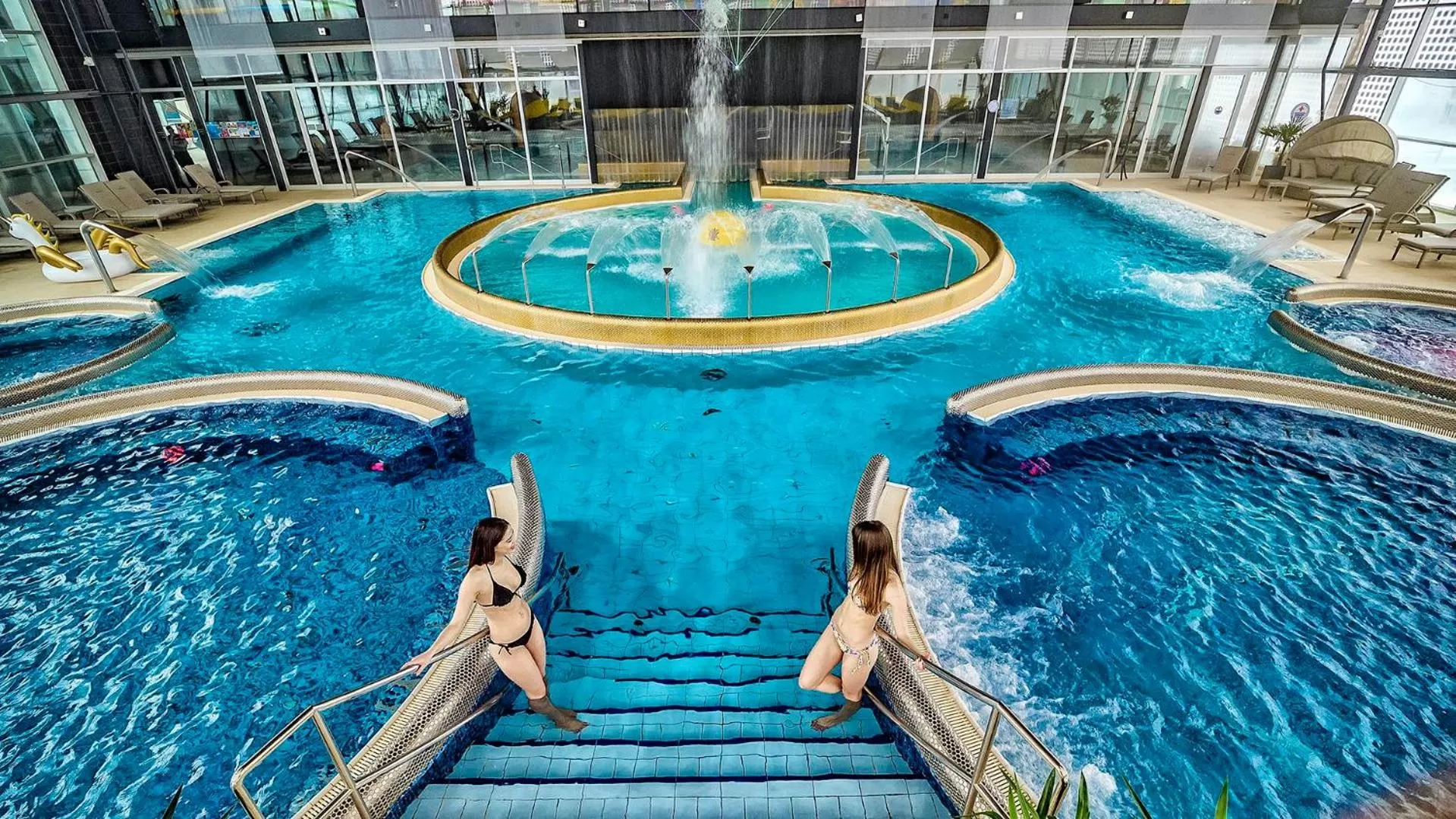 Pool view in Hotel AquaCity Riverside