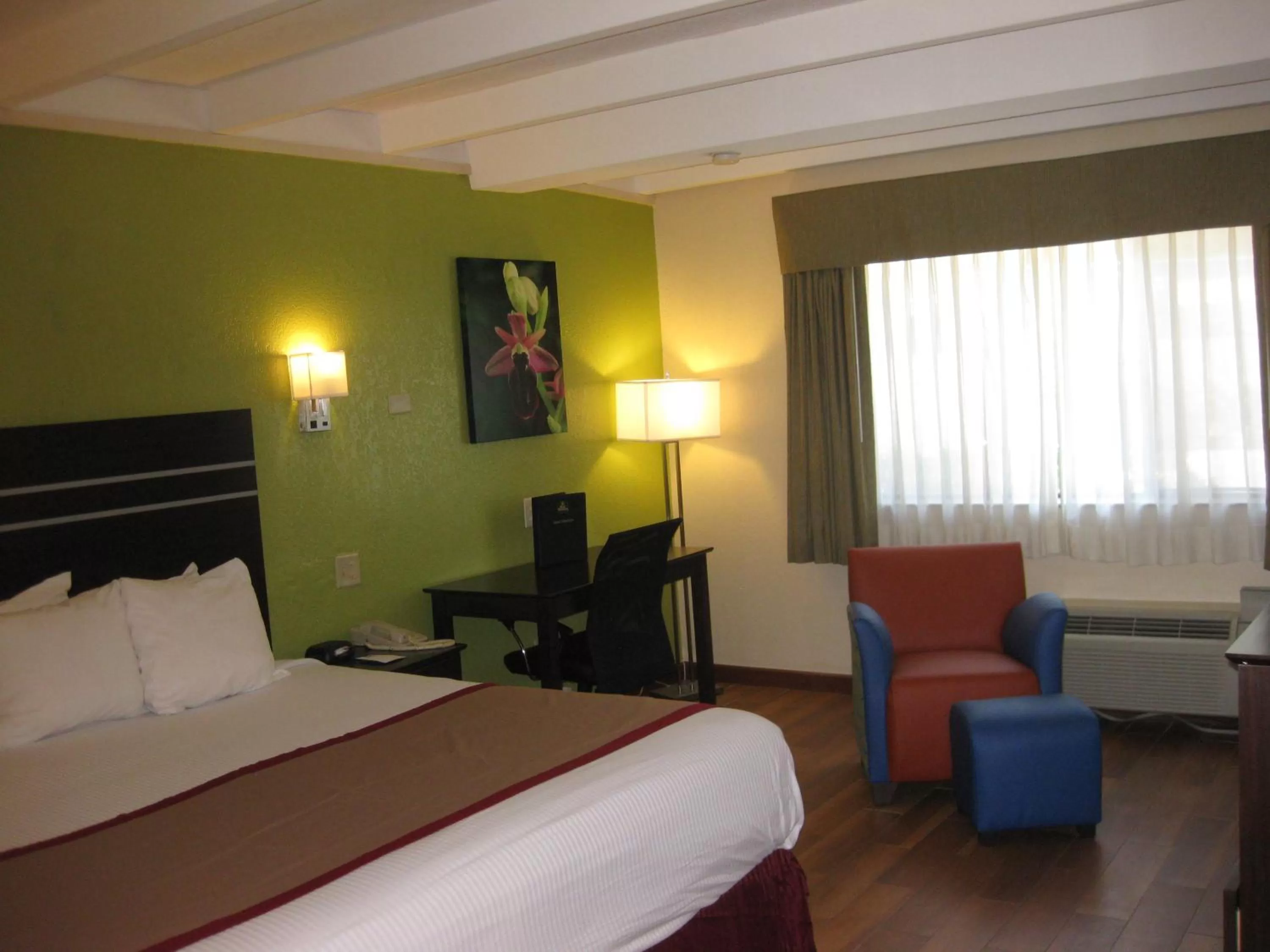 Bed in Best Western Orlando West