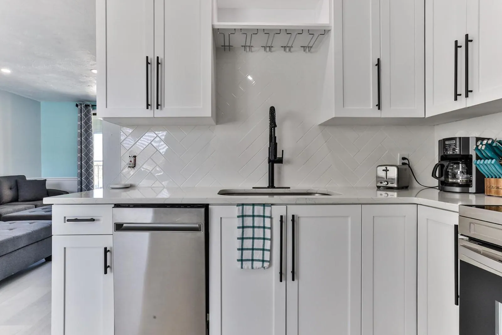 Coffee/tea facilities in Coastal Waters