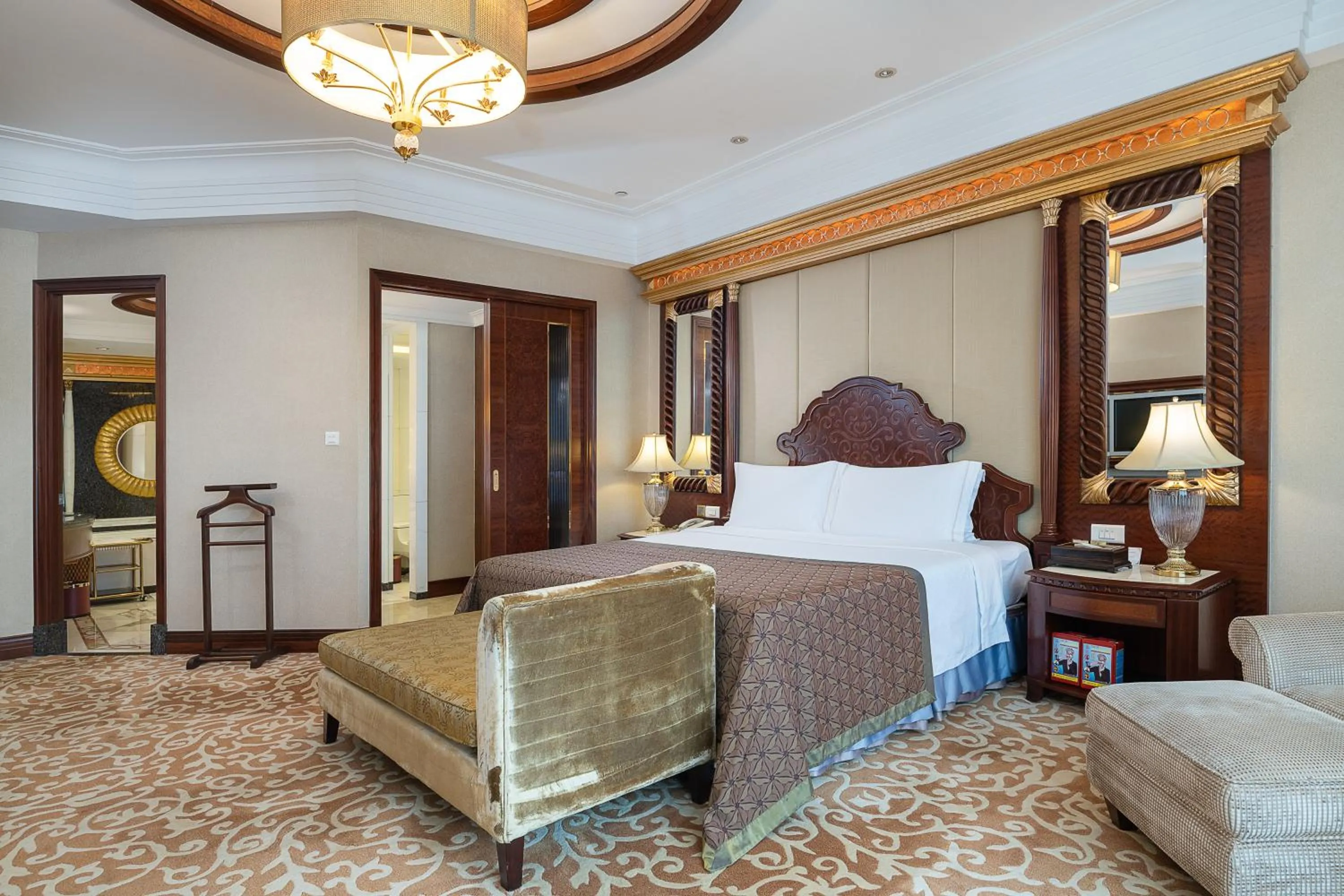 Bed in Regal Palace Hotel