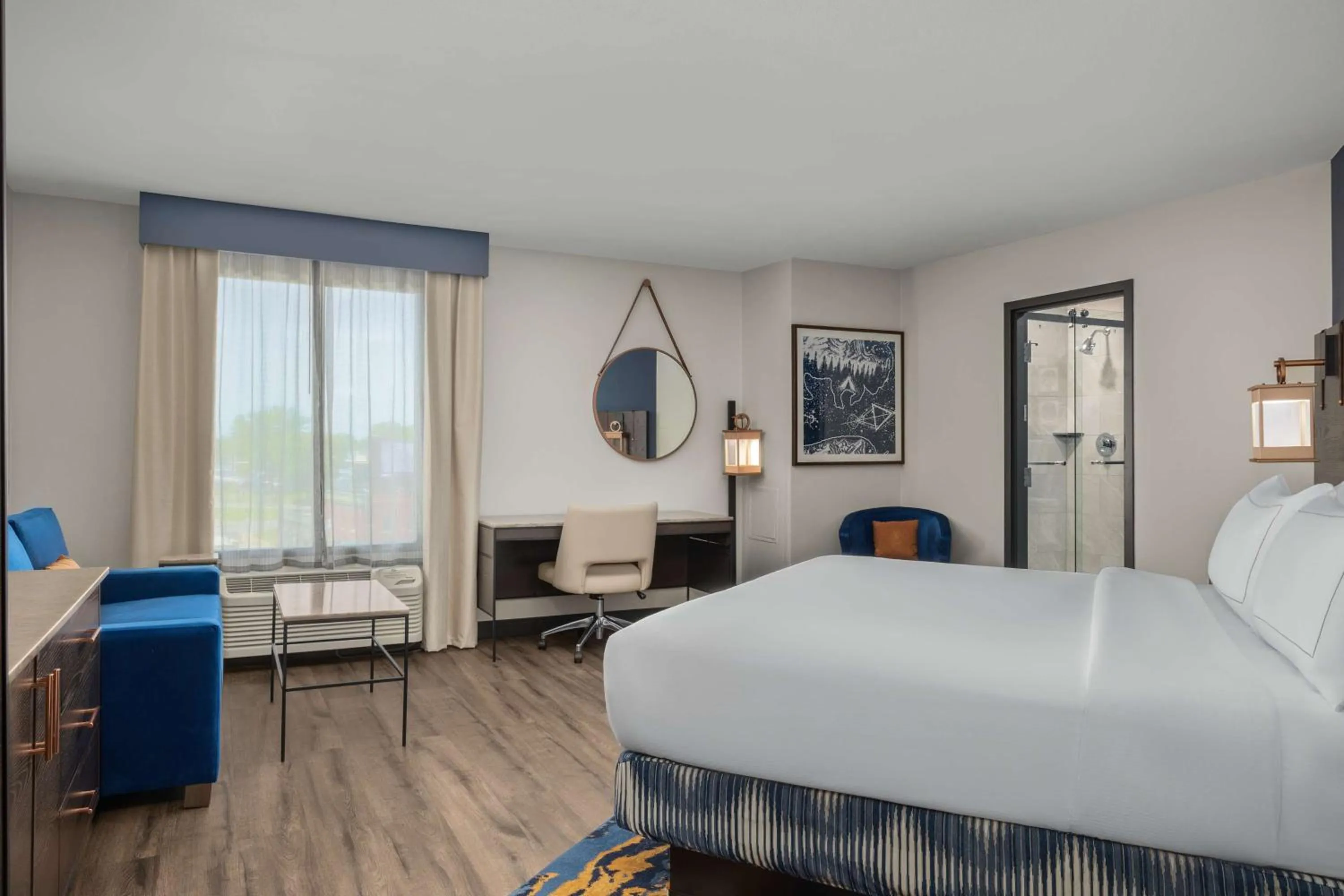 Bedroom, Bed in Hotel Westport Kansas City, Tapestry Collection by Hilton