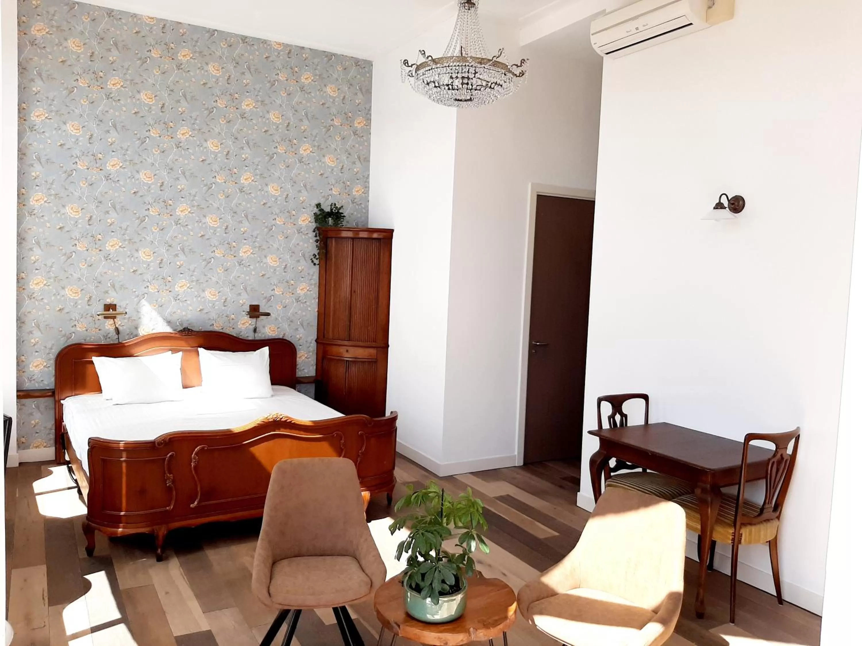 Dining Area in Hotel Anne-Klare